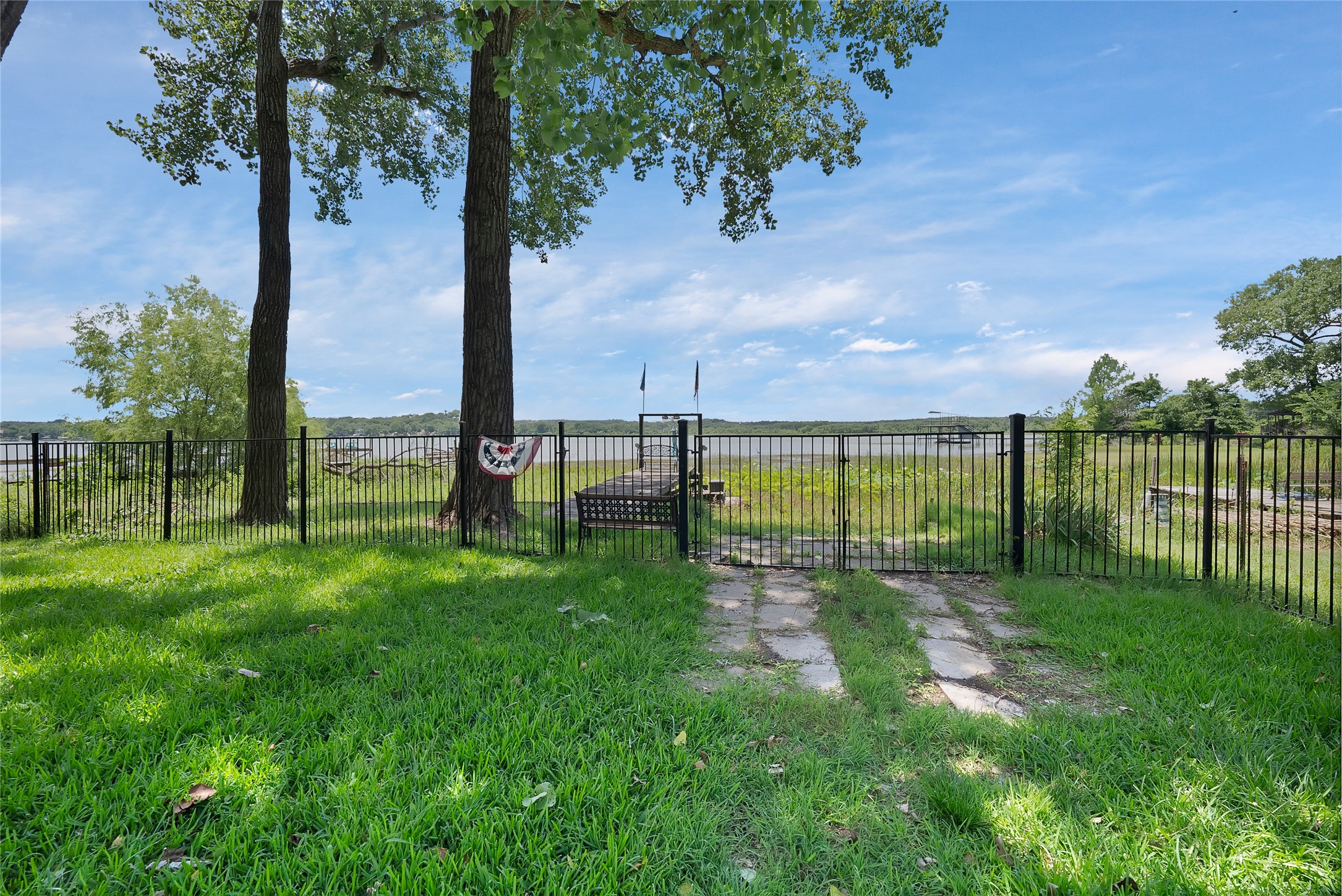 2425 E Lake Drive