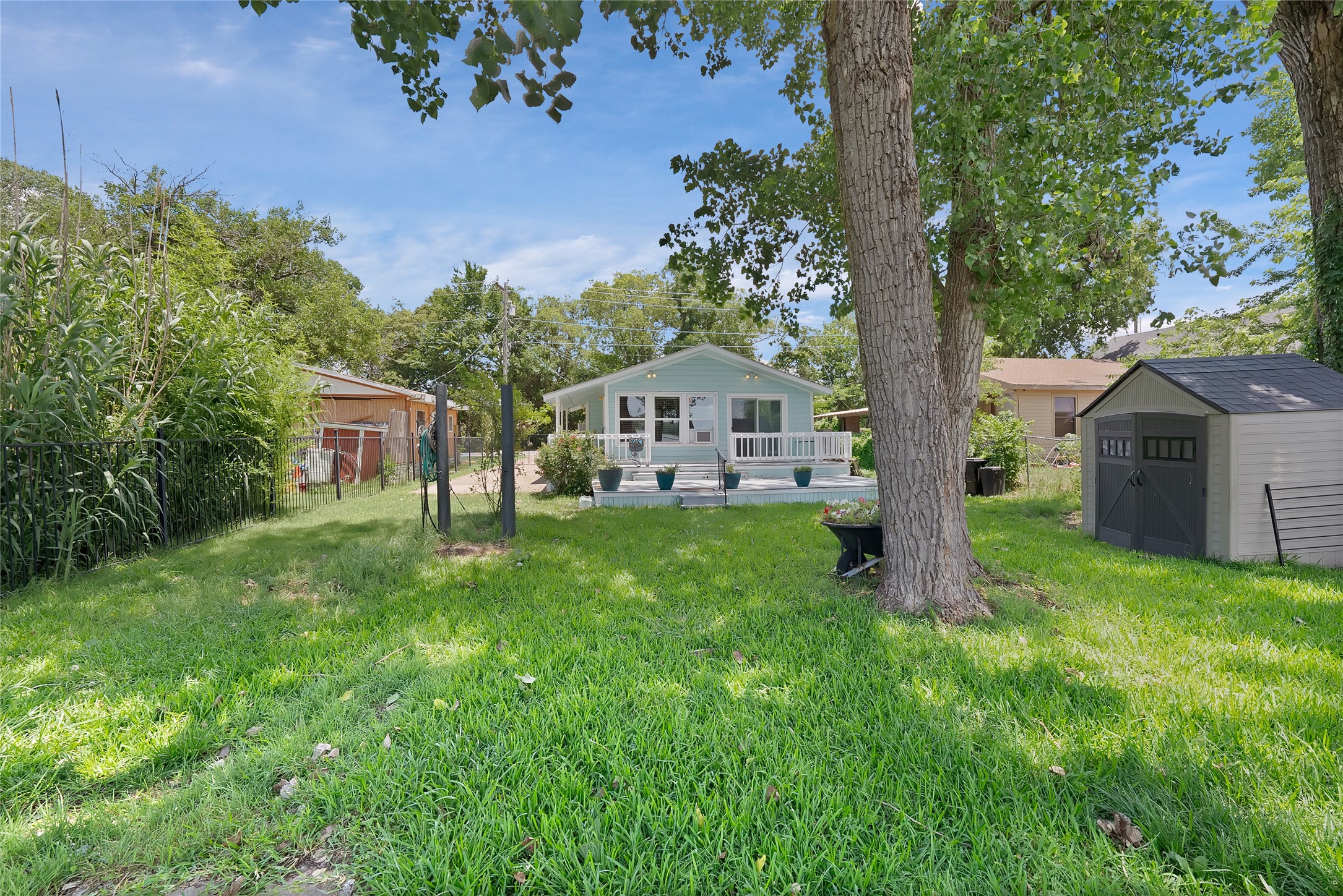 2425 E Lake Drive