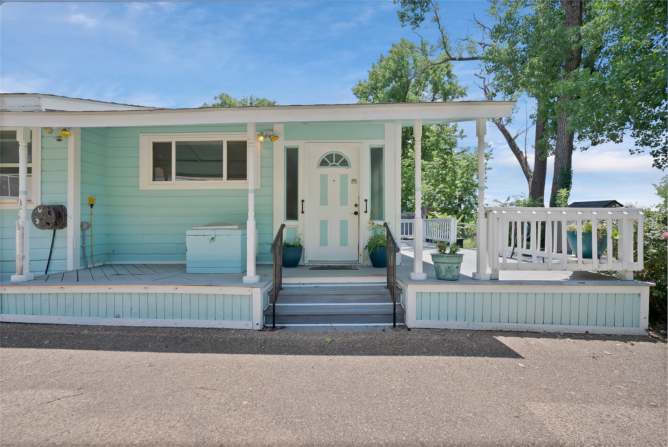 2425 E Lake Drive
