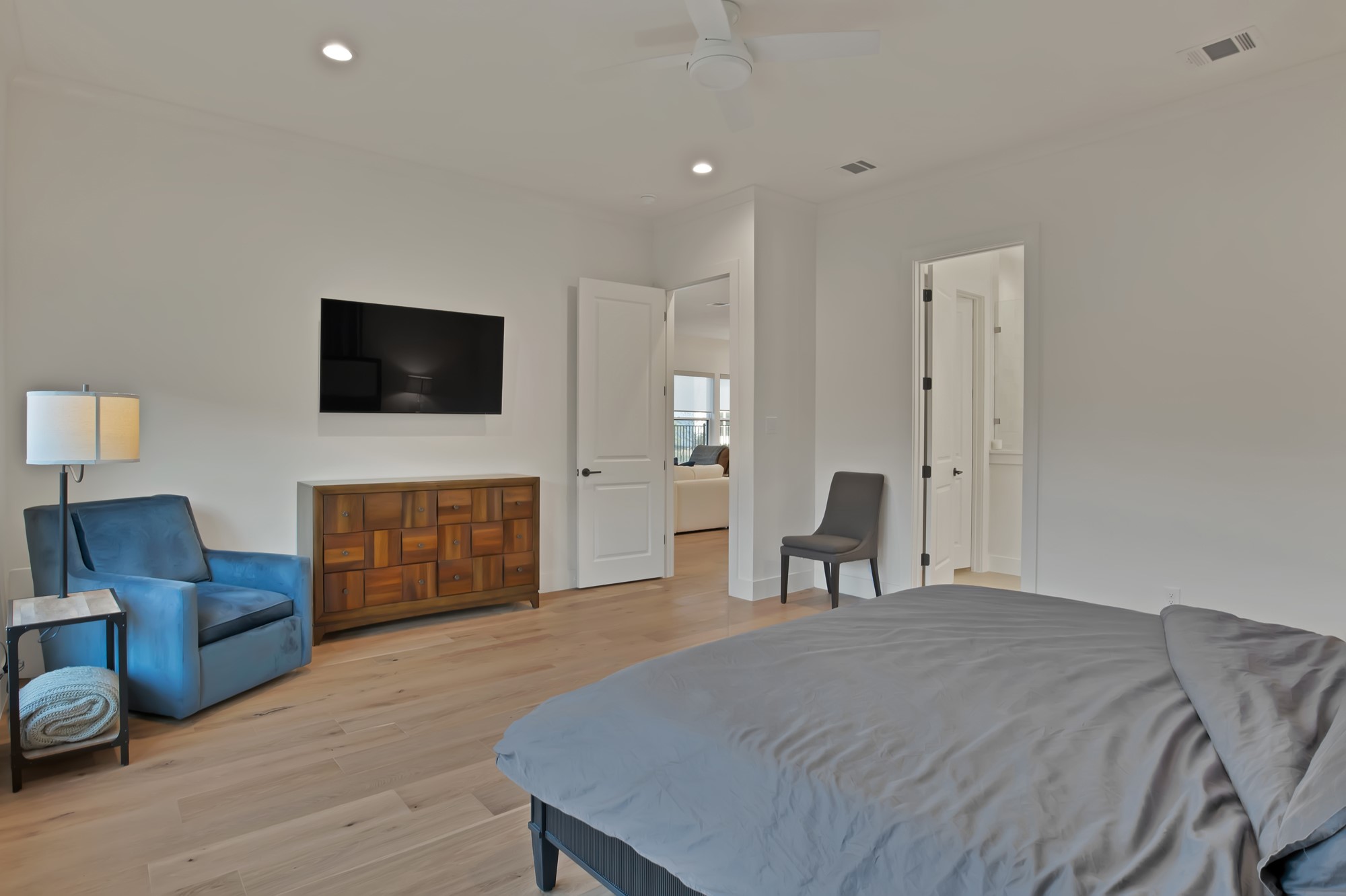 263 Observation Drive N