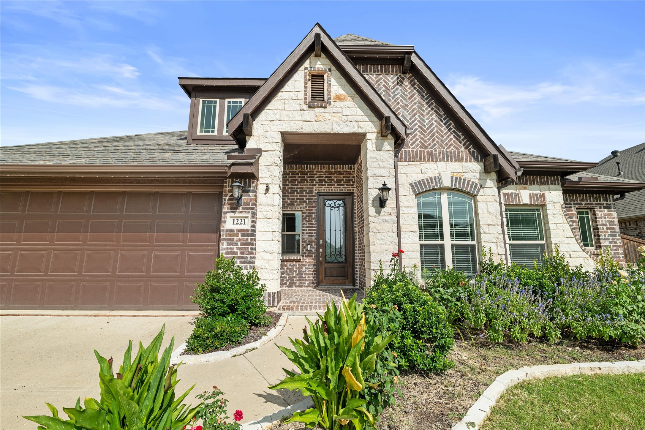 1221 Brookview Drive