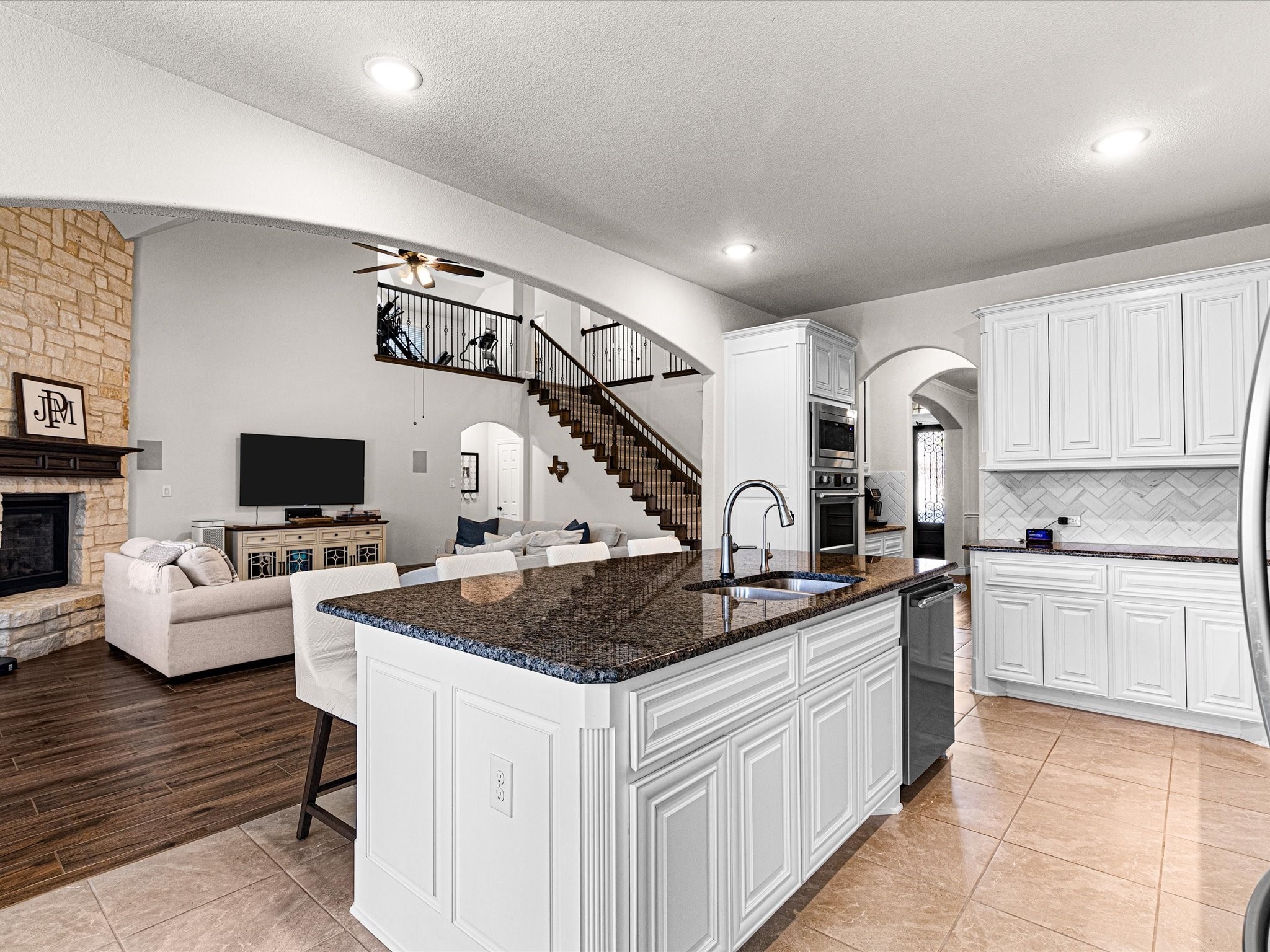 5205 Lake Konawa Drive