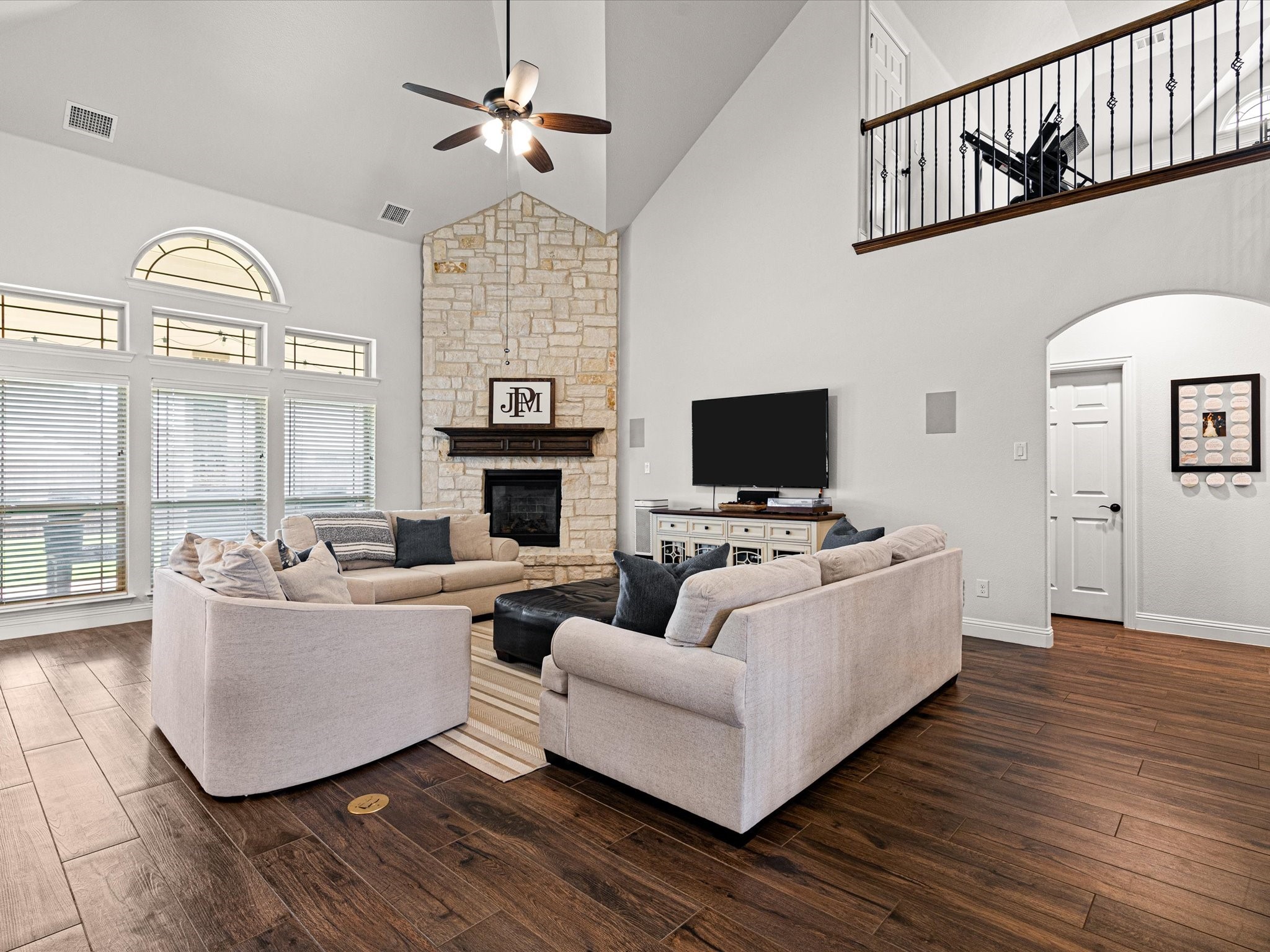 5205 Lake Konawa Drive