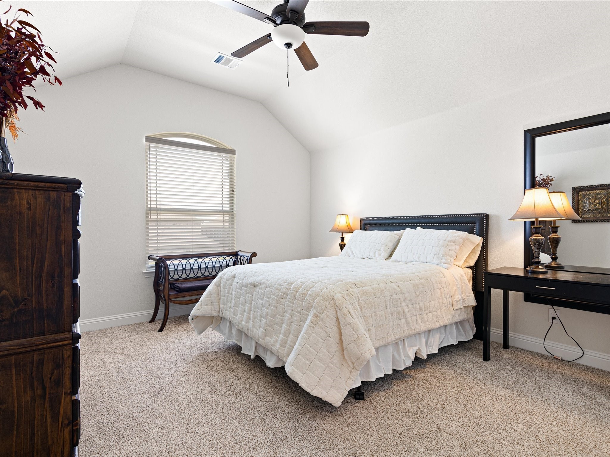 5205 Lake Konawa Drive