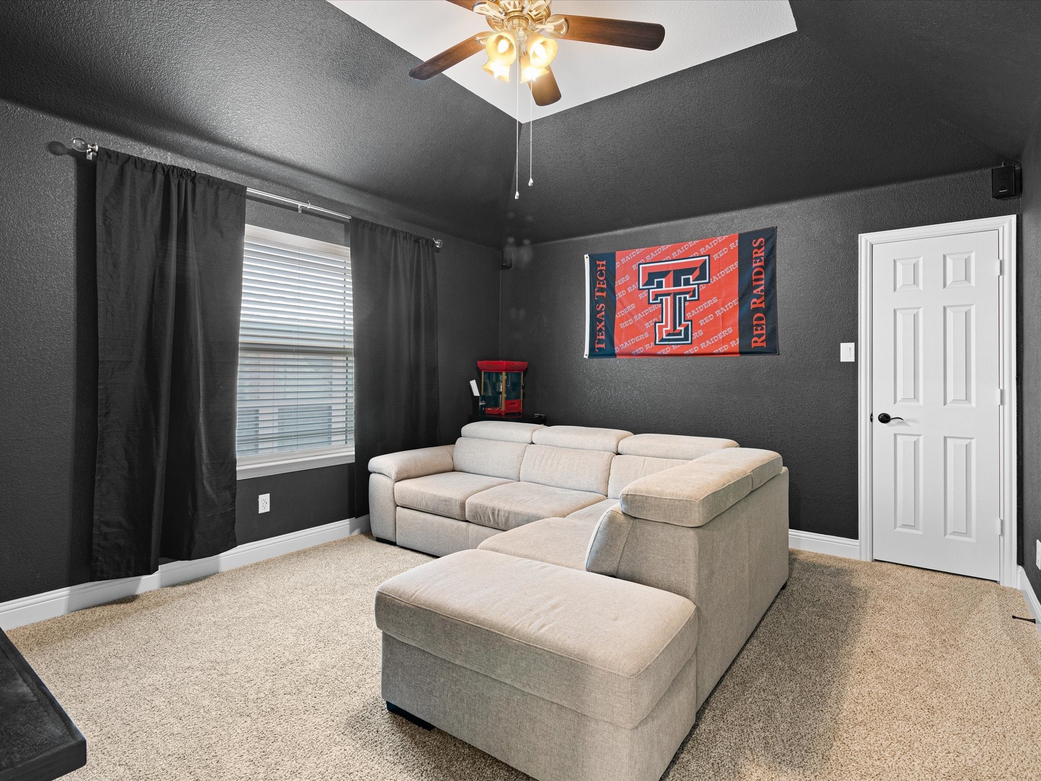 5205 Lake Konawa Drive