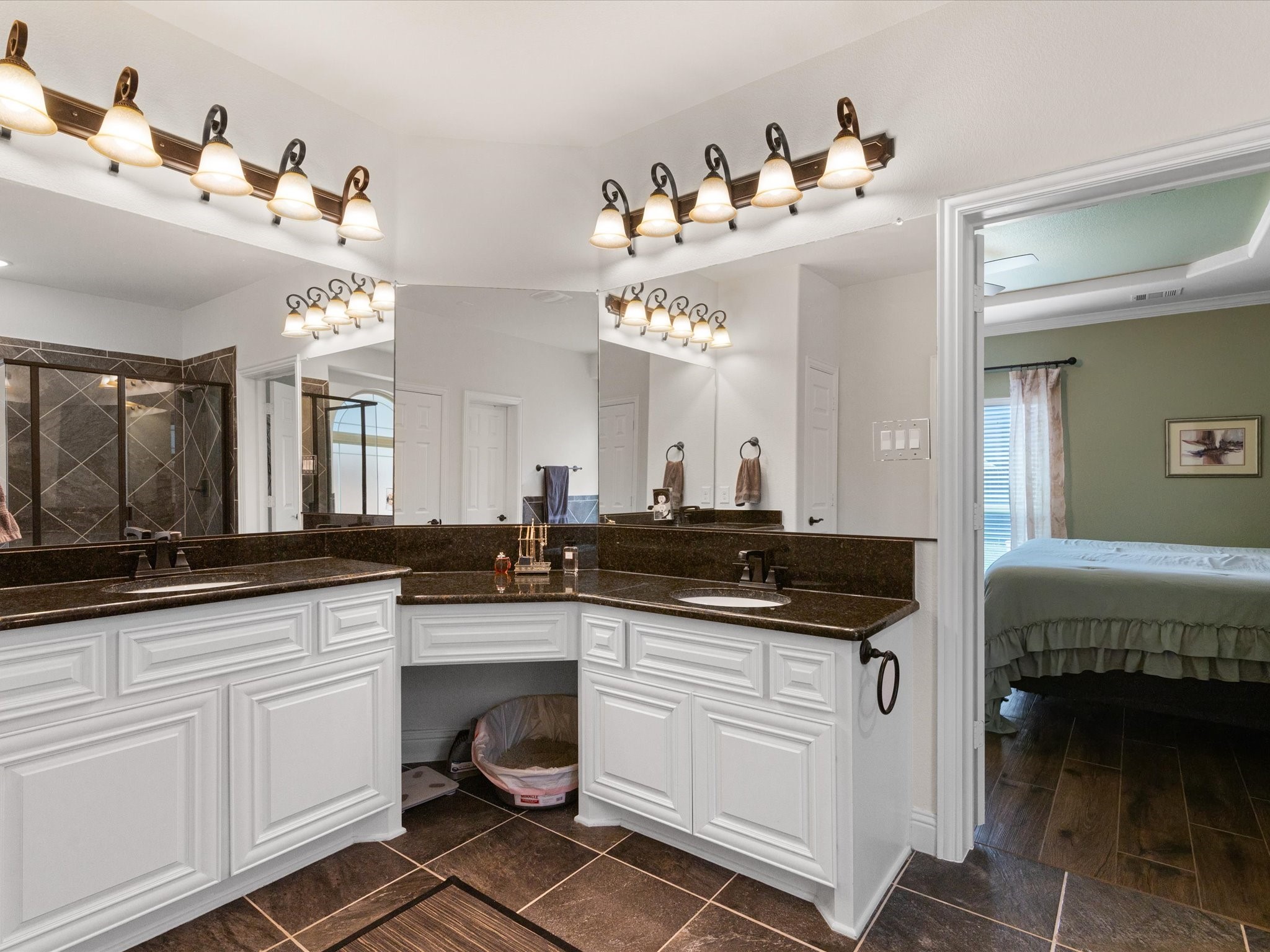 5205 Lake Konawa Drive