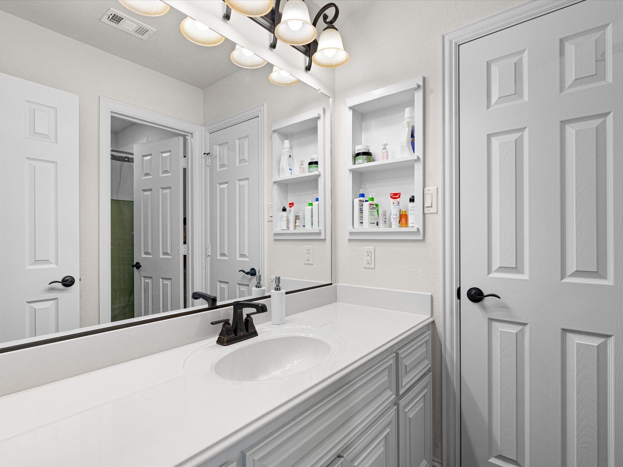 5205 Lake Konawa Drive