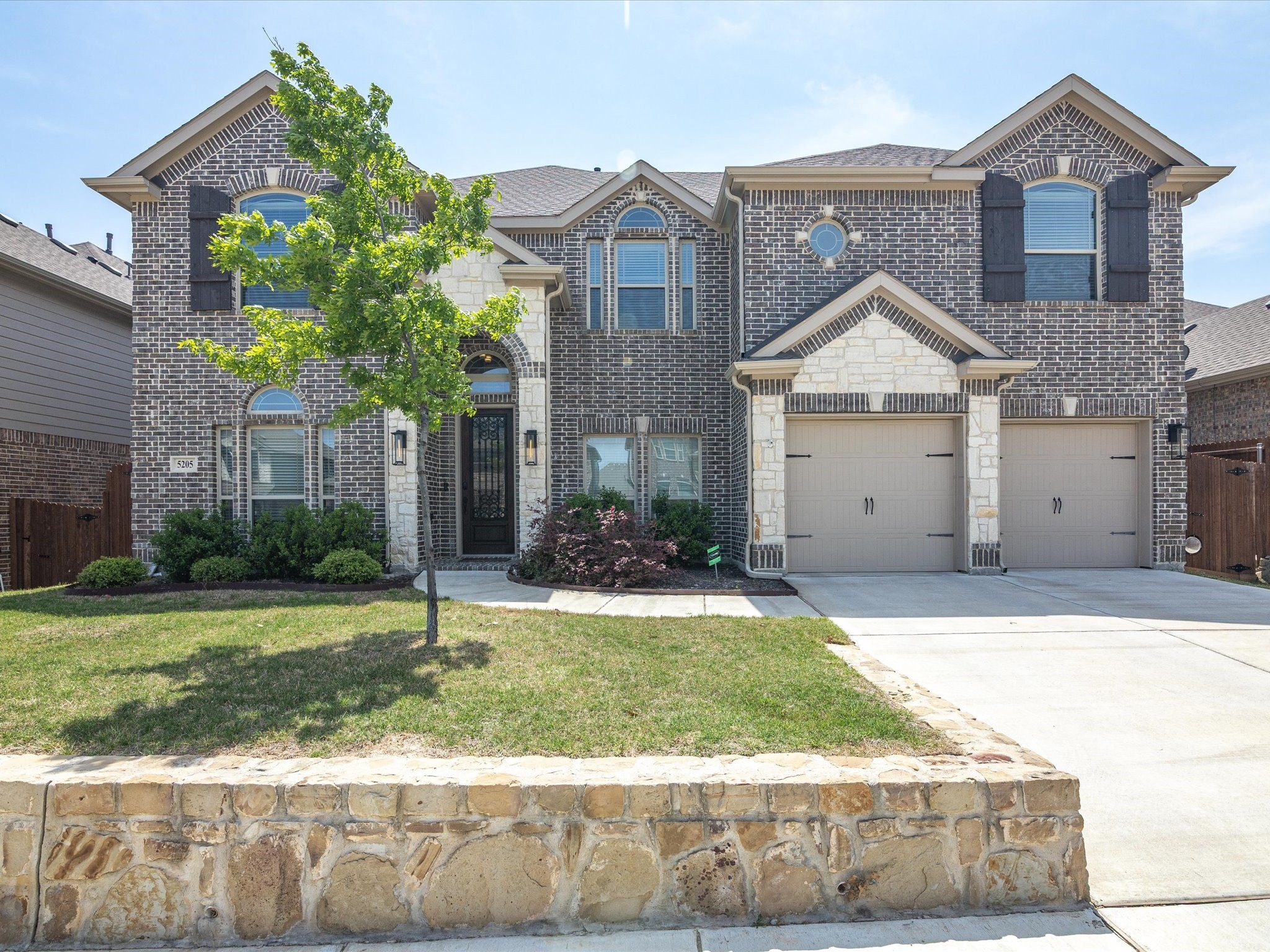 5205 Lake Konawa Drive