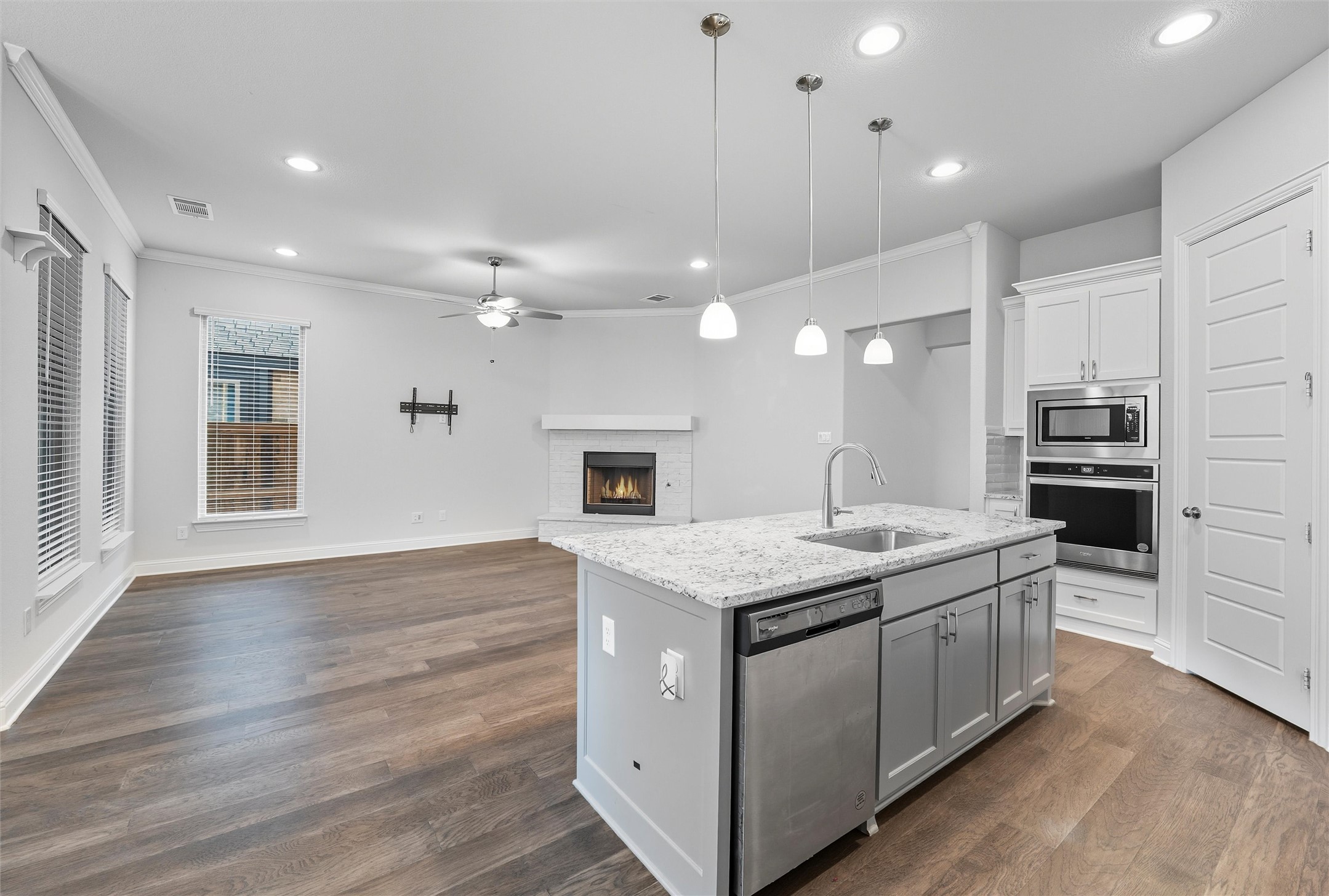 1408 Evening Primrose Drive