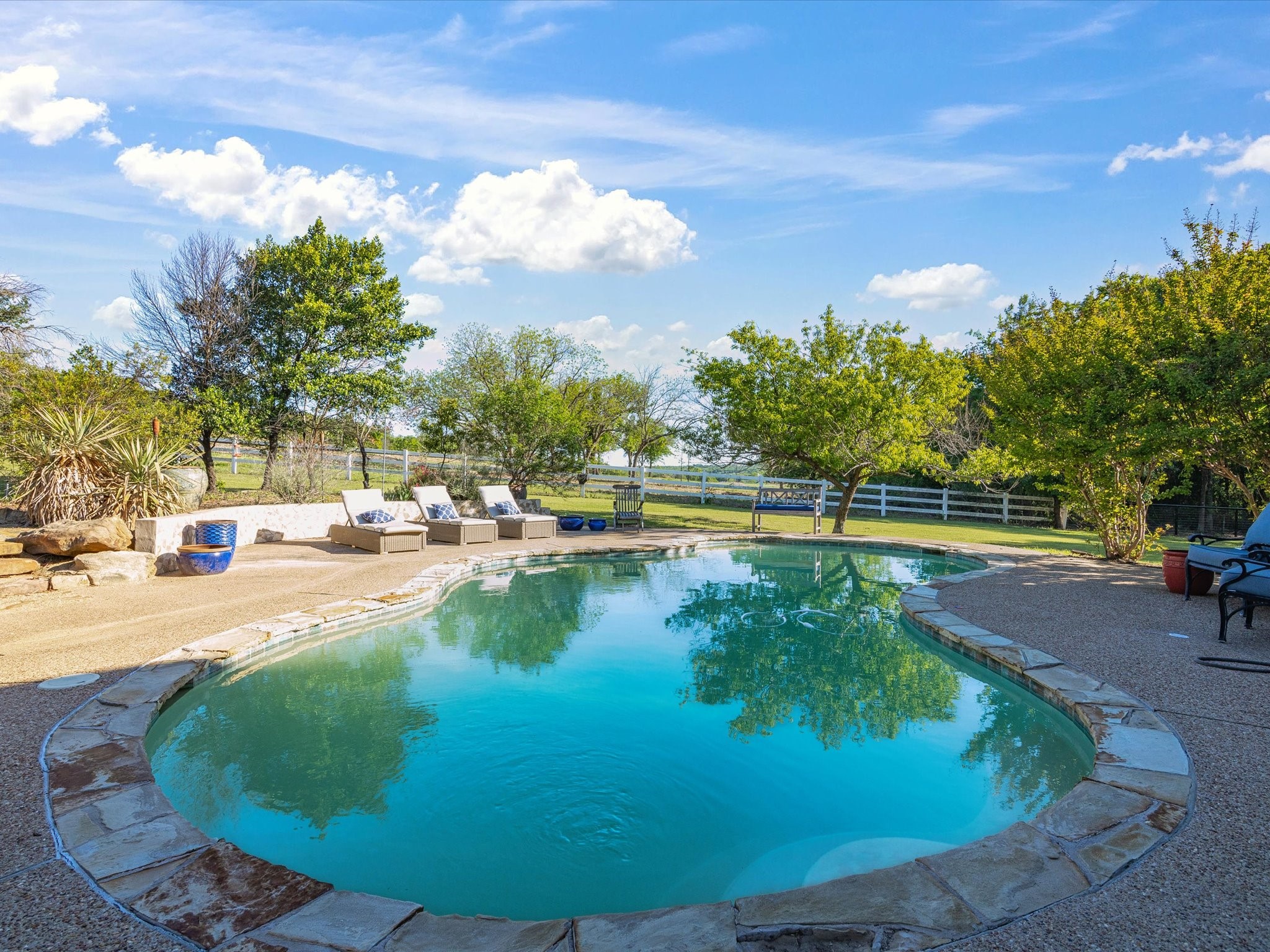 1417 Saratoga Lane