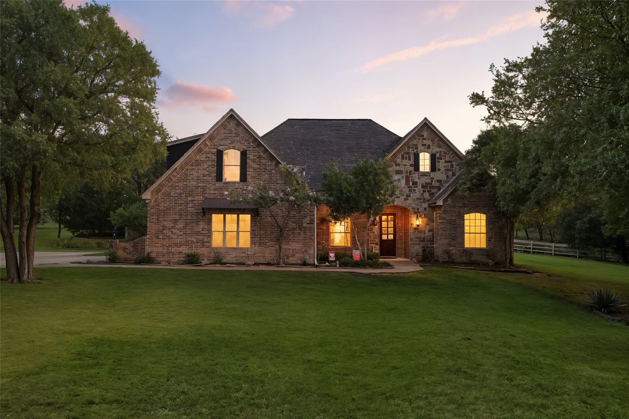 1417 Saratoga Lane