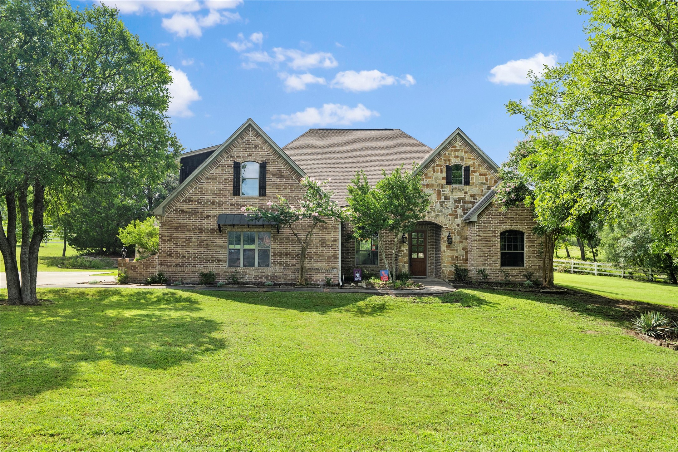 1417 Saratoga Lane