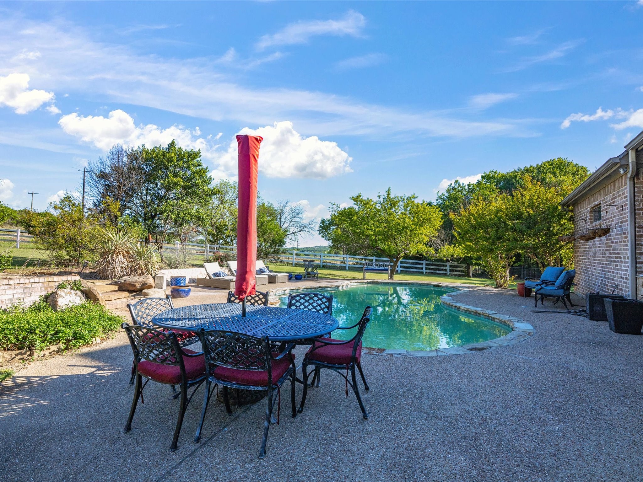 1417 Saratoga Lane