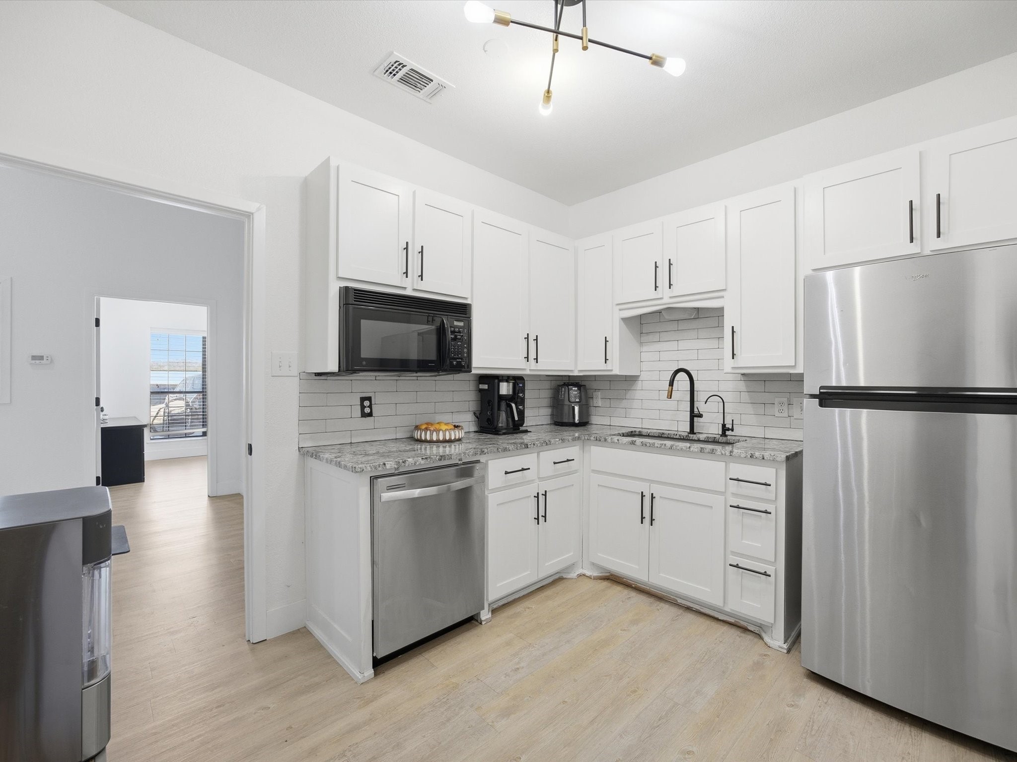 4050 E Interstate 20 Service Road S