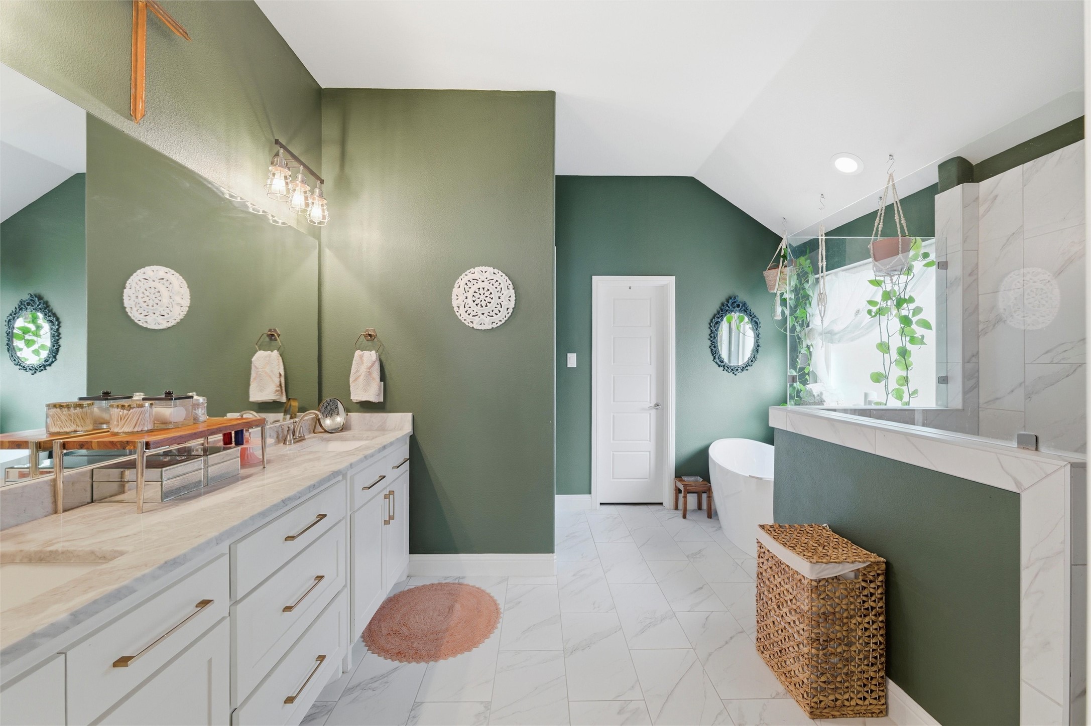1436 Town Creek Circle