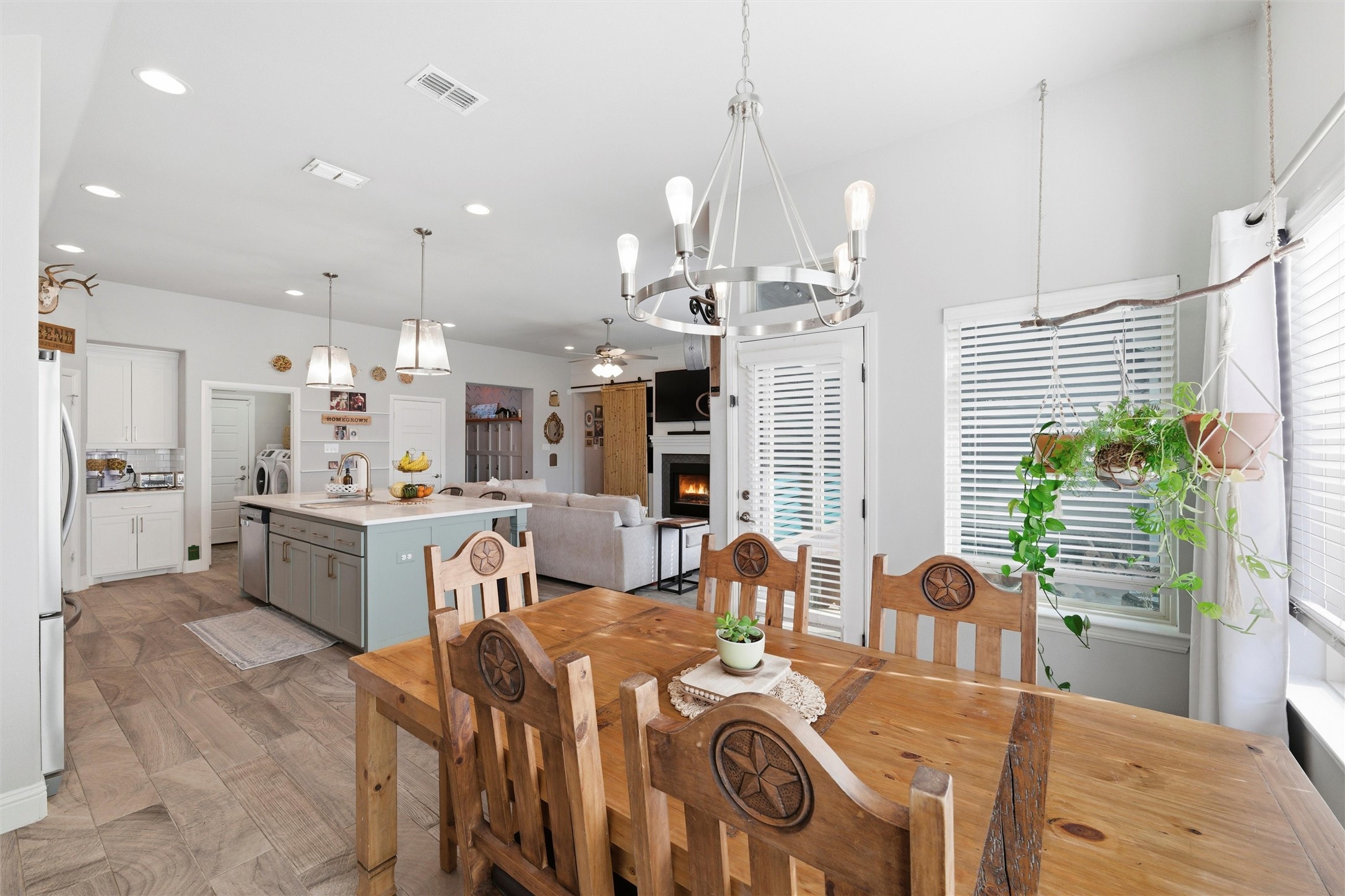 1436 Town Creek Circle