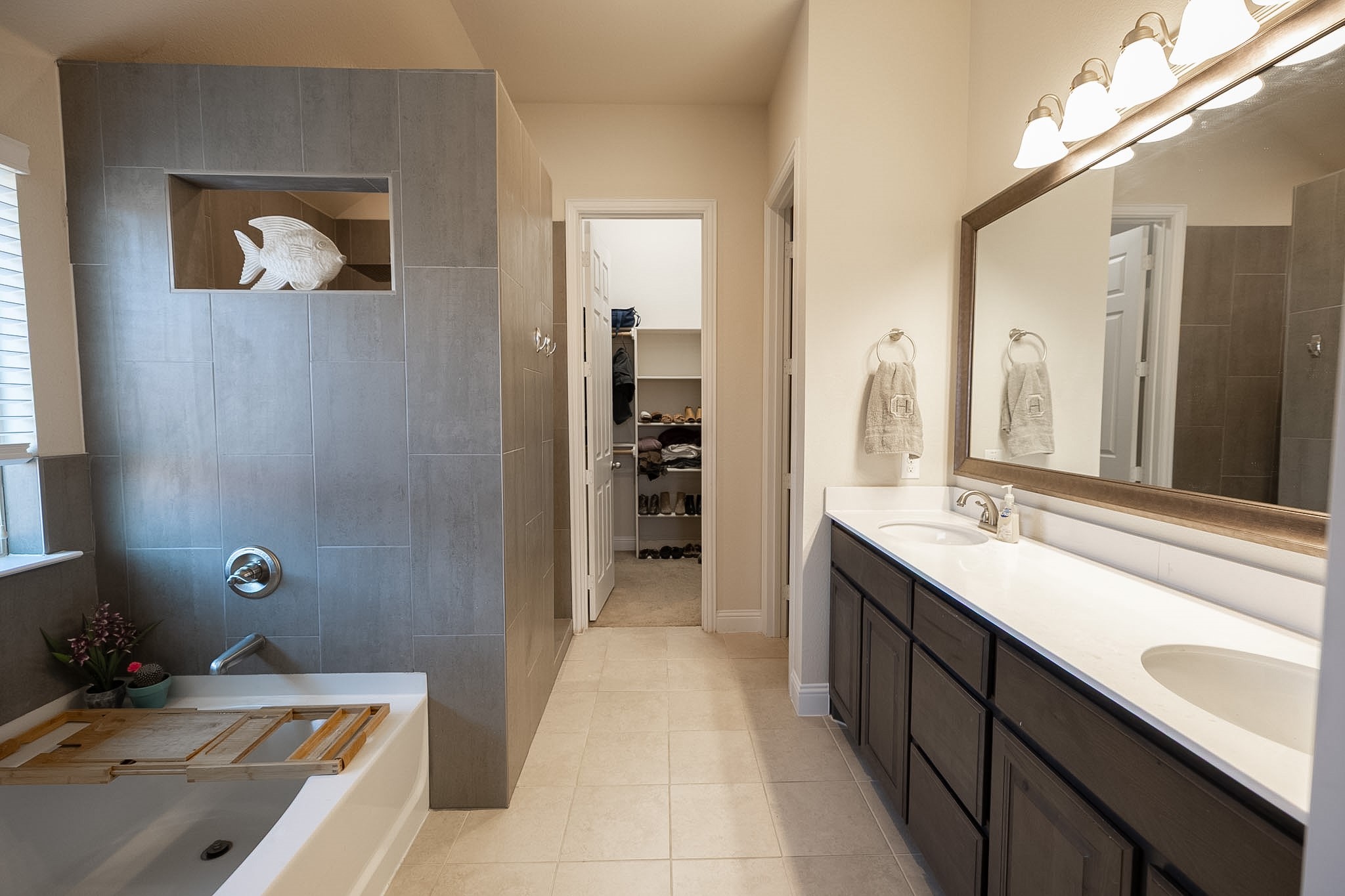 15117 Teasley Avenue