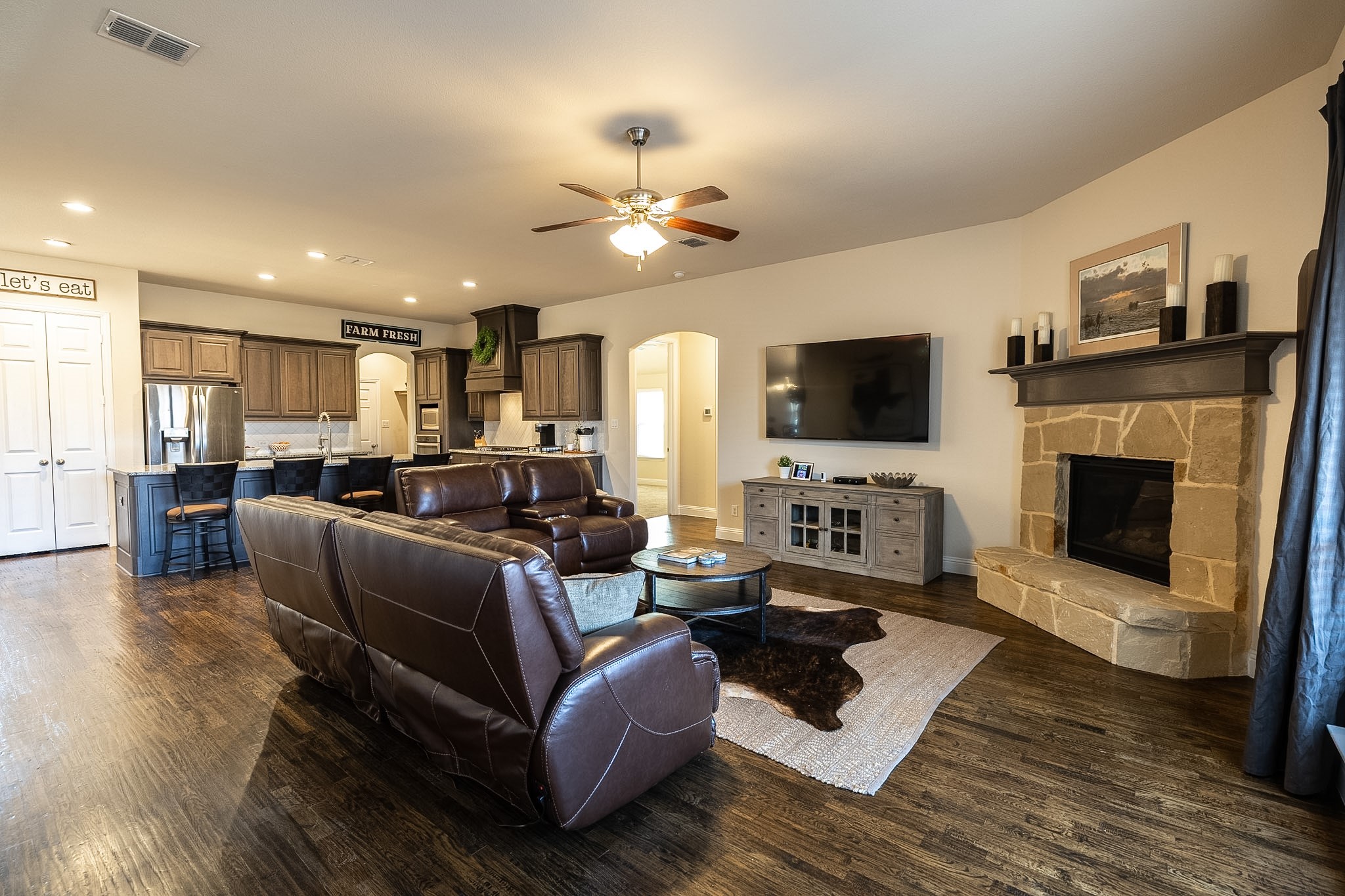 15117 Teasley Avenue