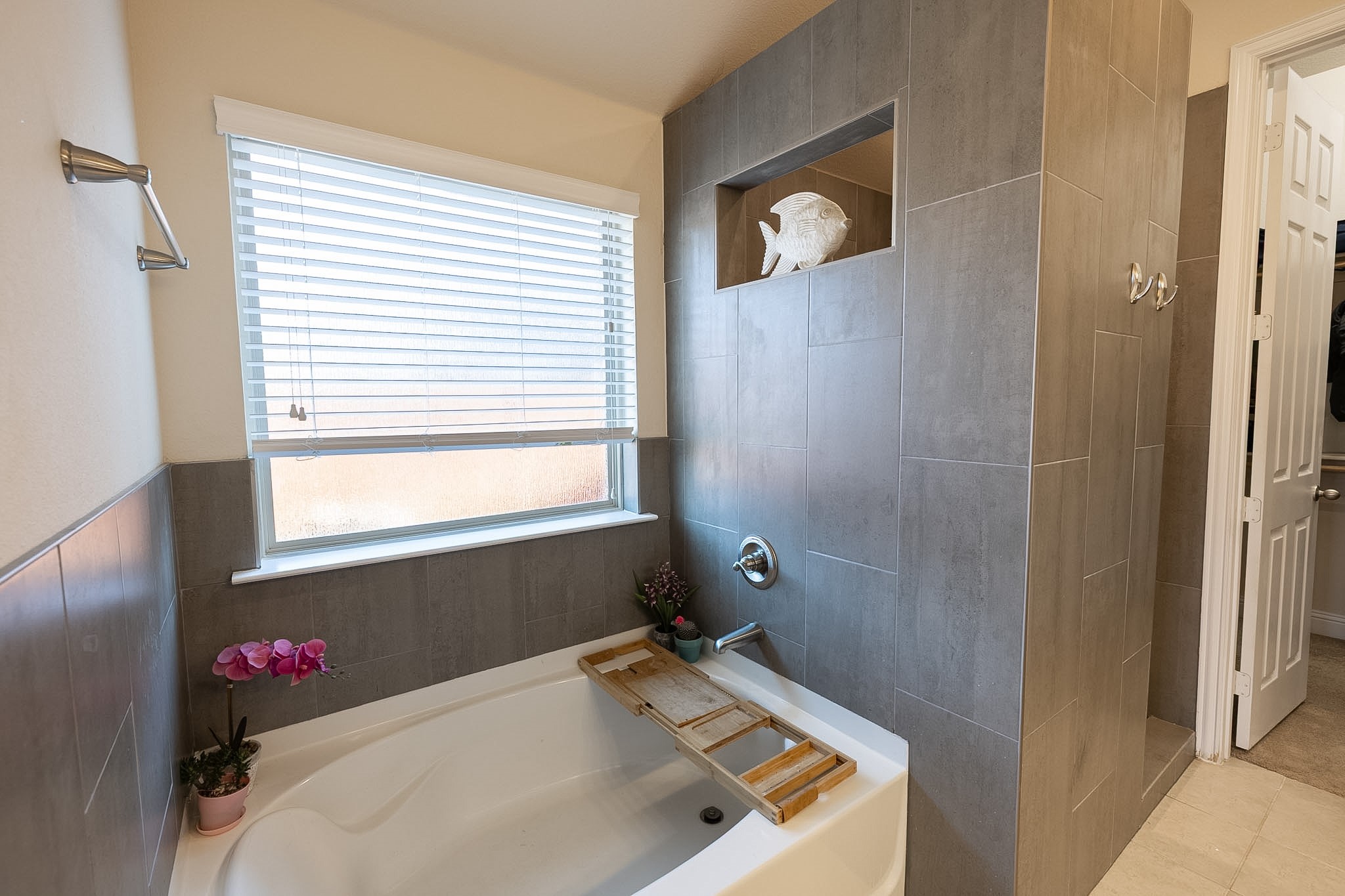 15117 Teasley Avenue