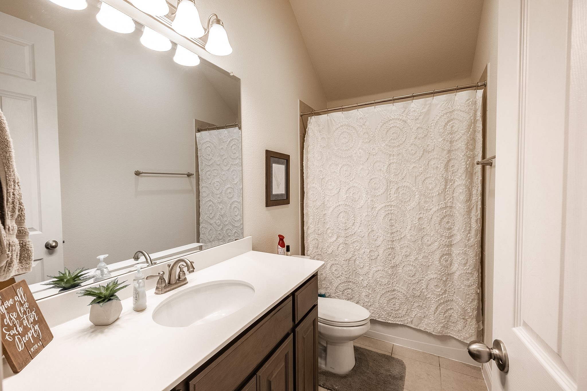 15117 Teasley Avenue