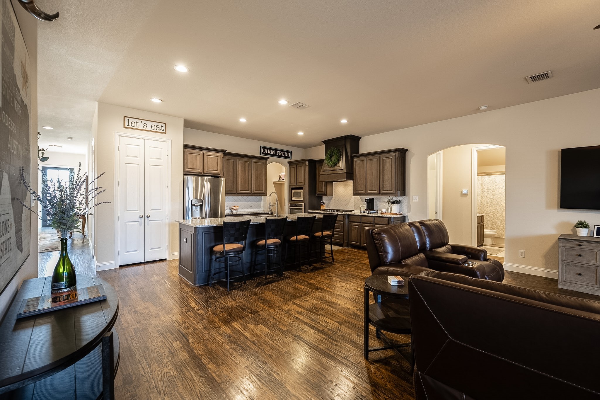 15117 Teasley Avenue