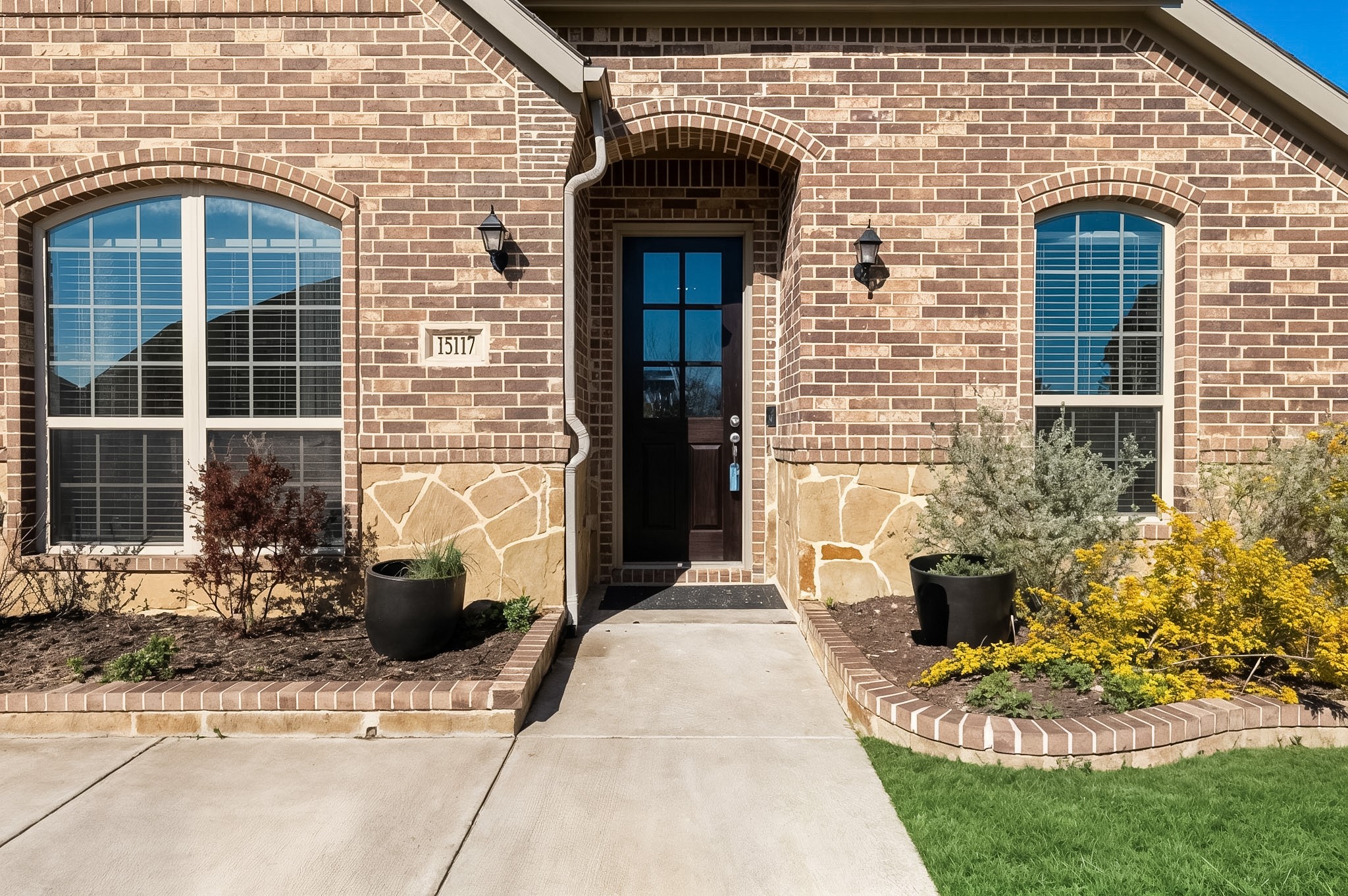 15117 Teasley Avenue