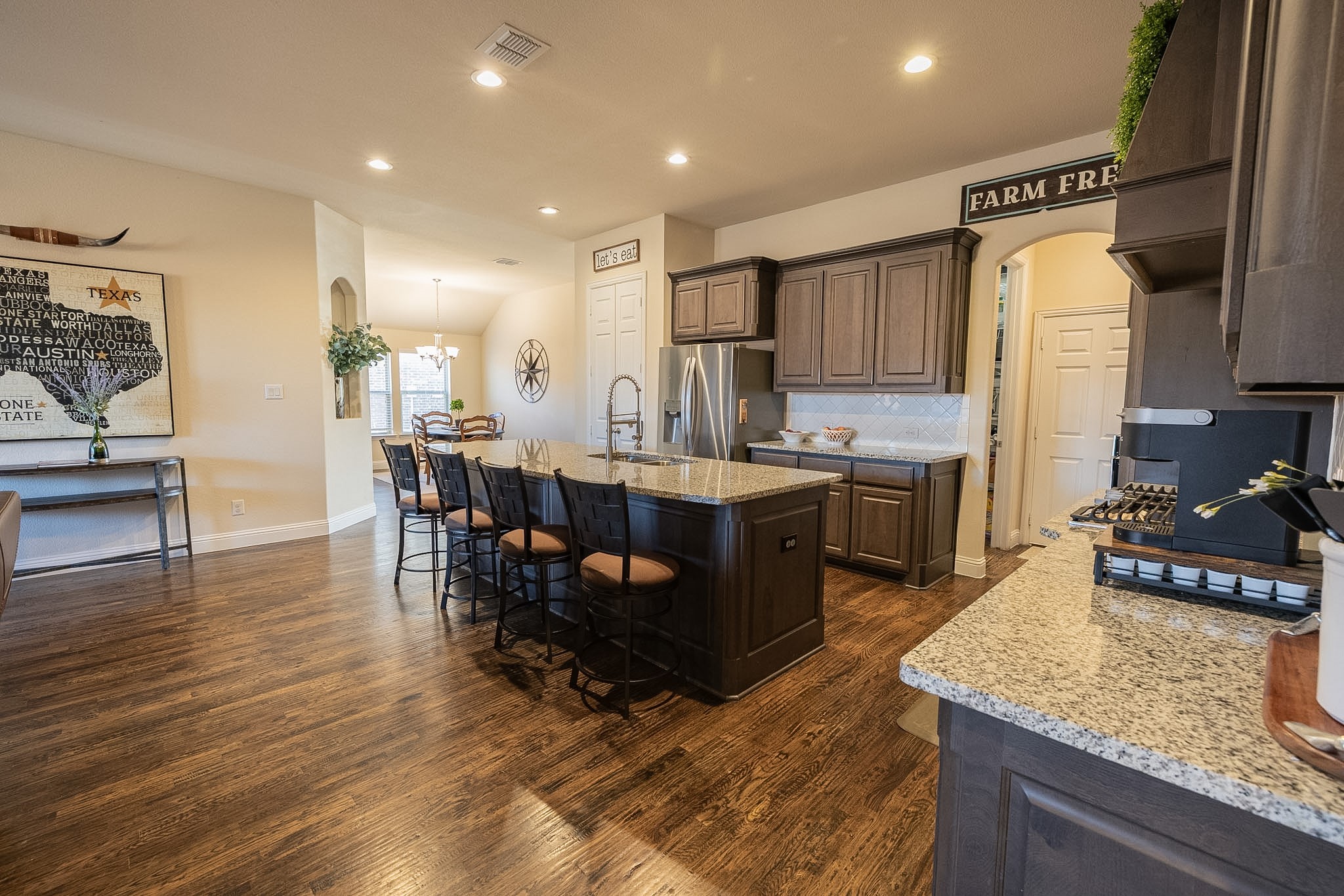 15117 Teasley Avenue