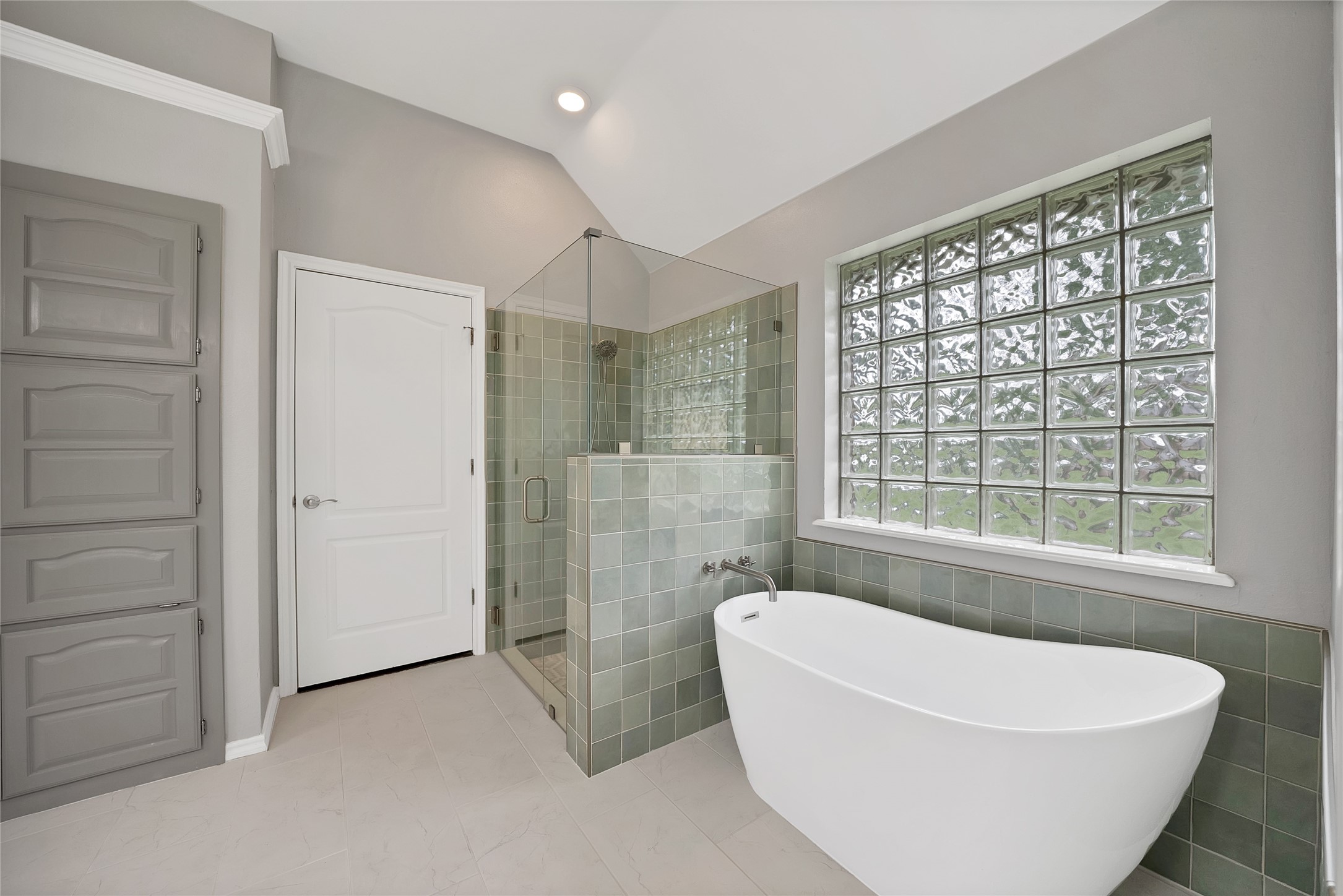 1507 Greenleaf Court