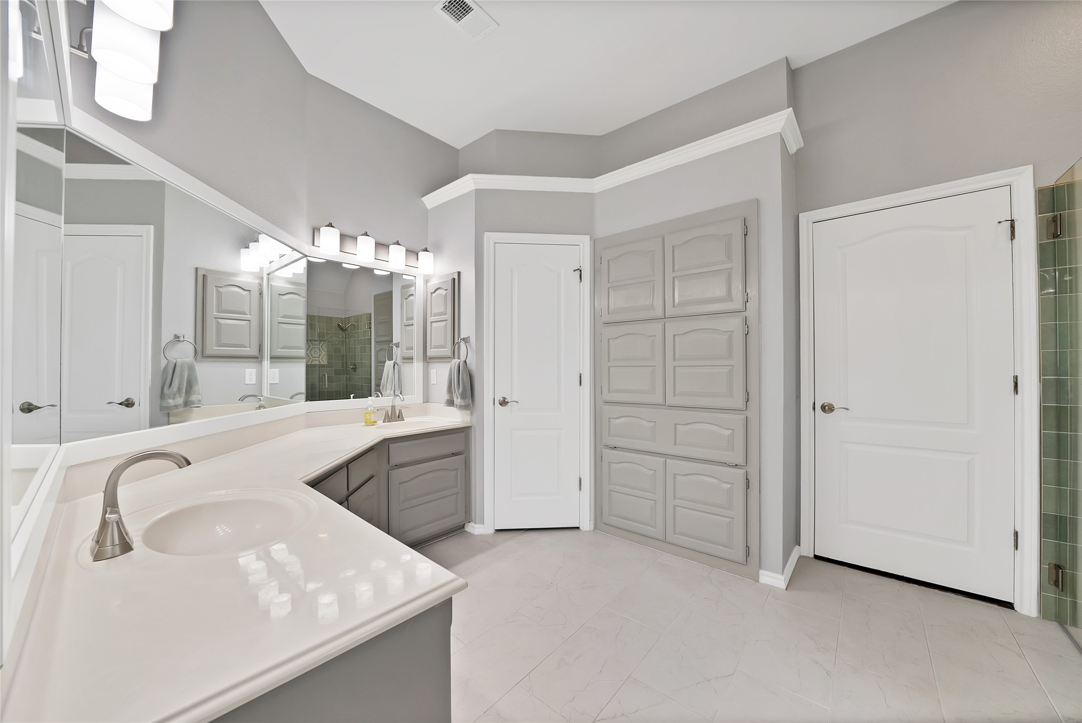 1507 Greenleaf Court