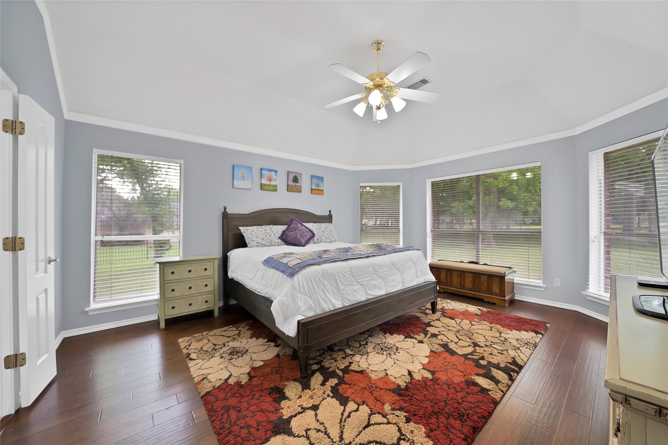 1507 Greenleaf Court