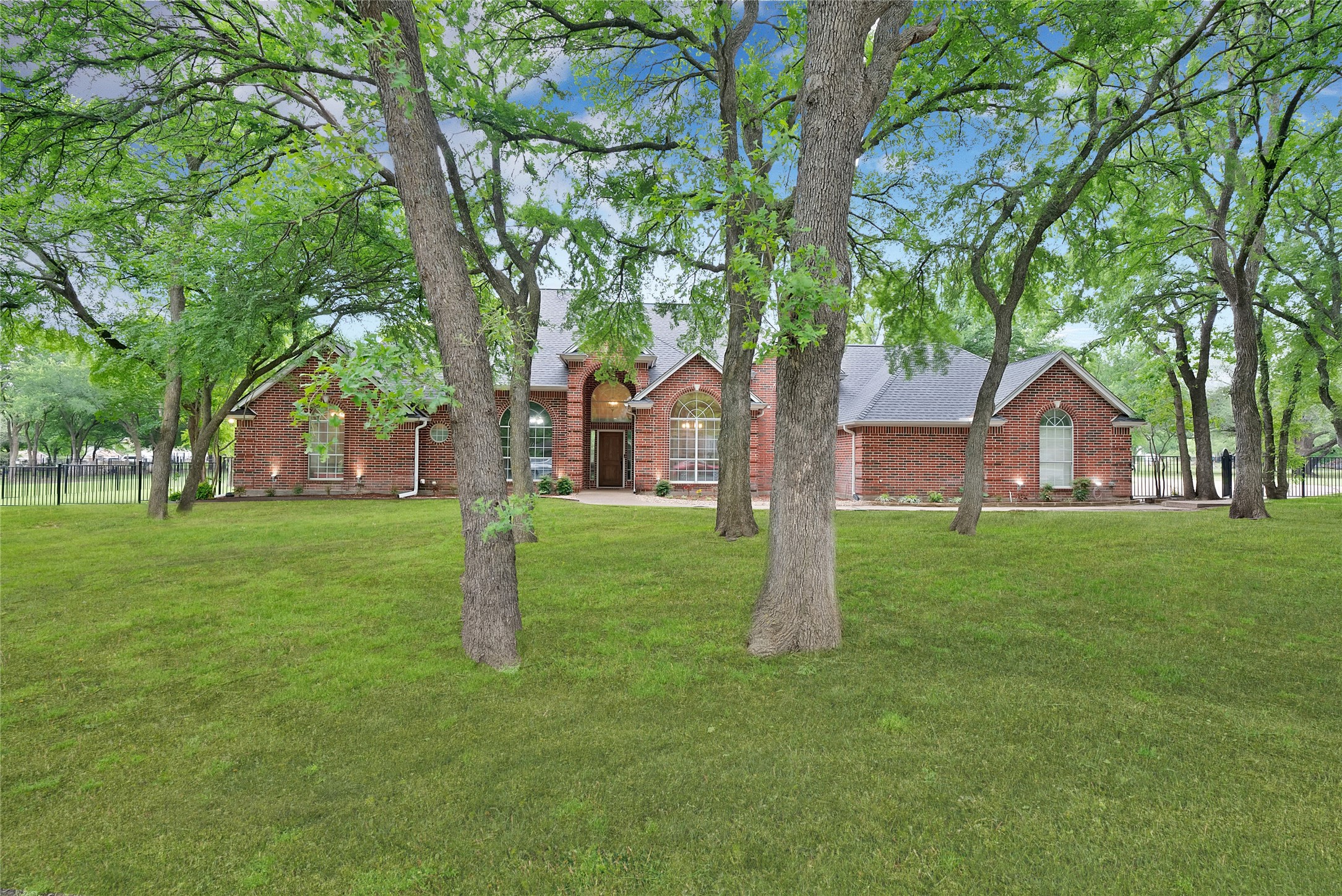 1507 Greenleaf Court