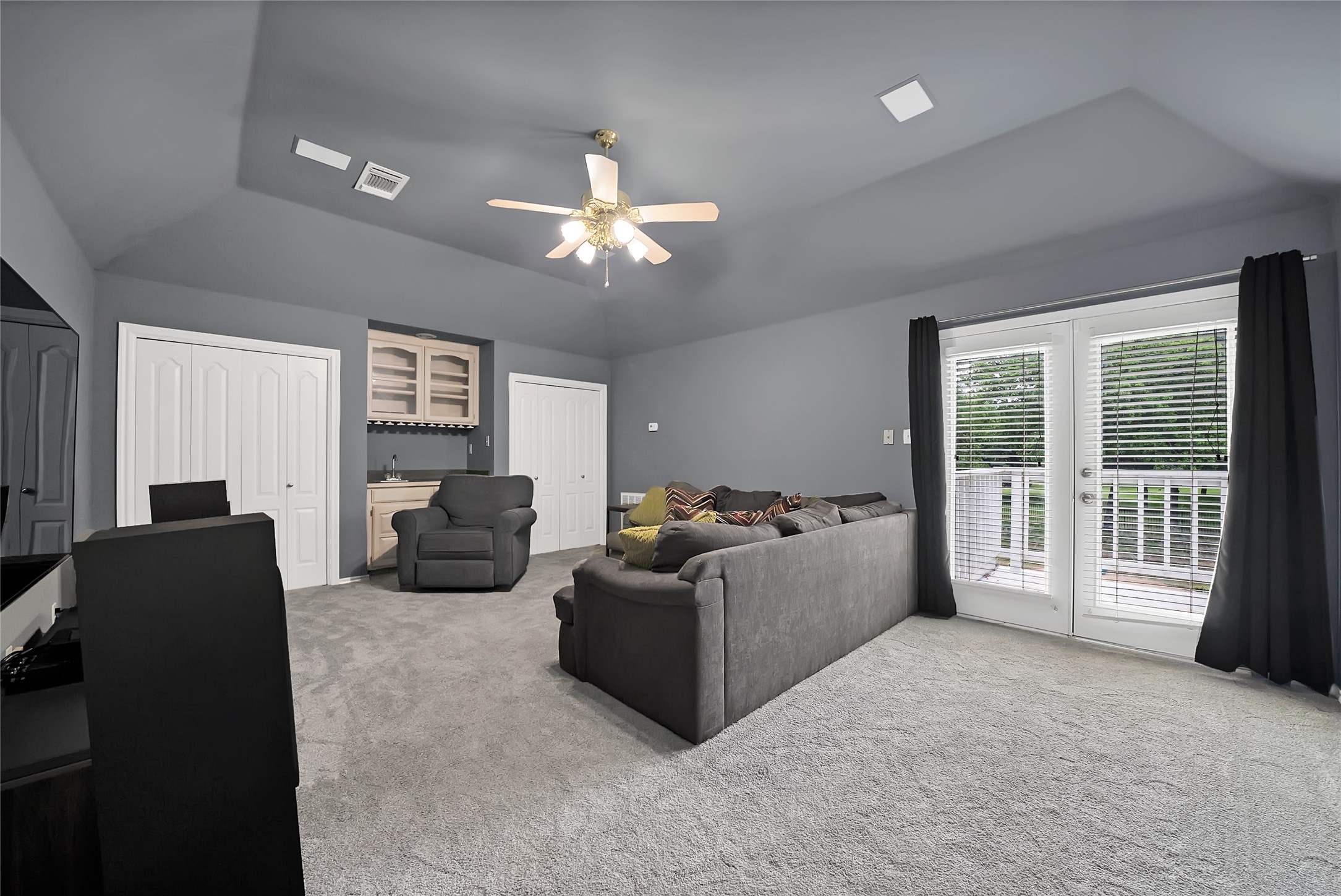 1507 Greenleaf Court
