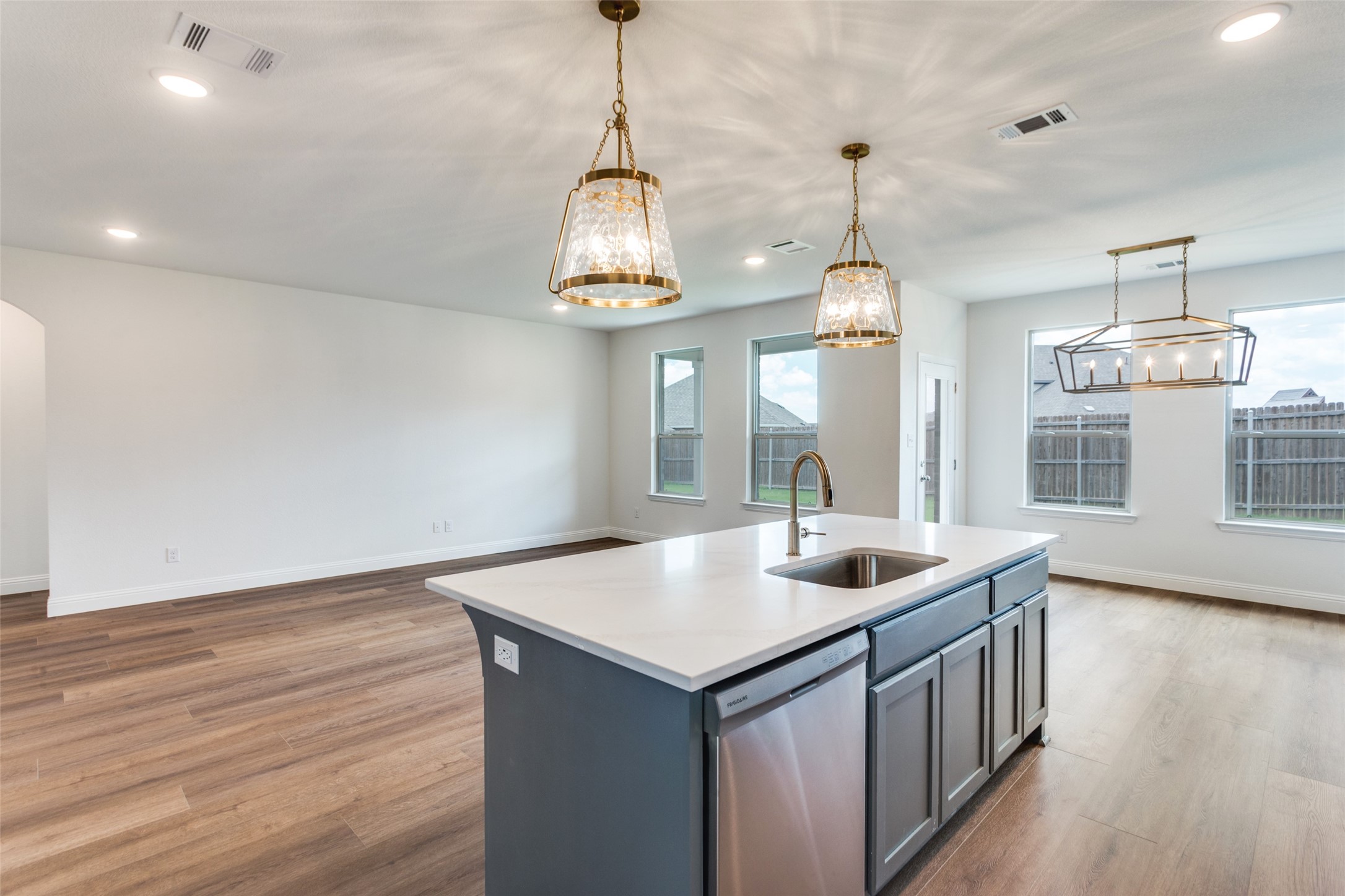 500 Lakeway Lane