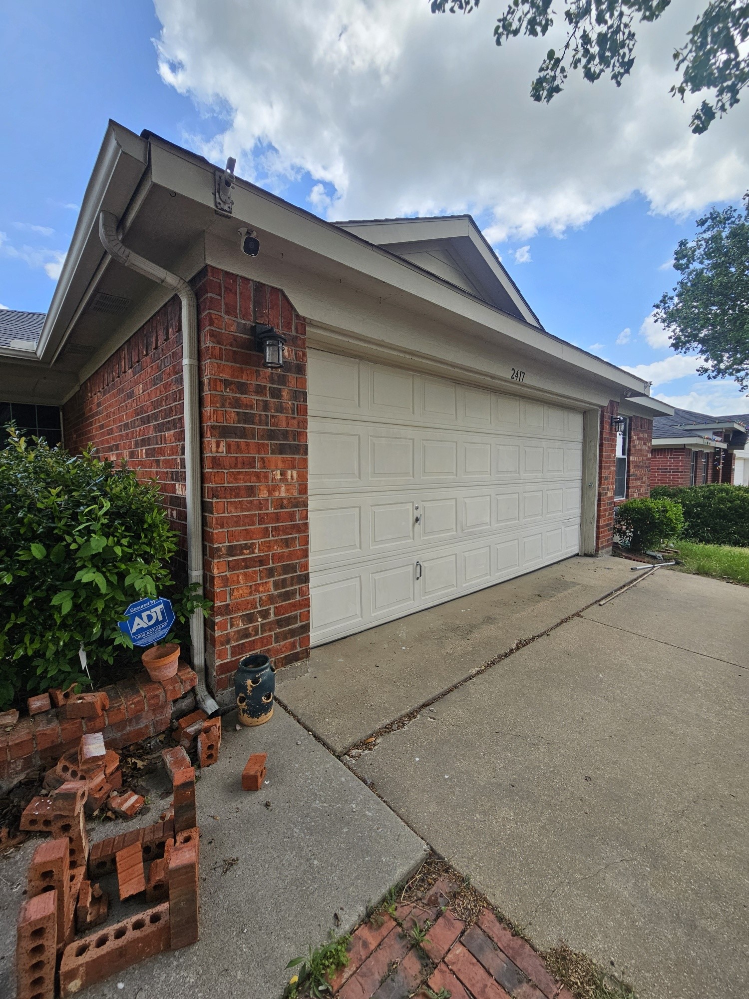2417 Ensenada Lane