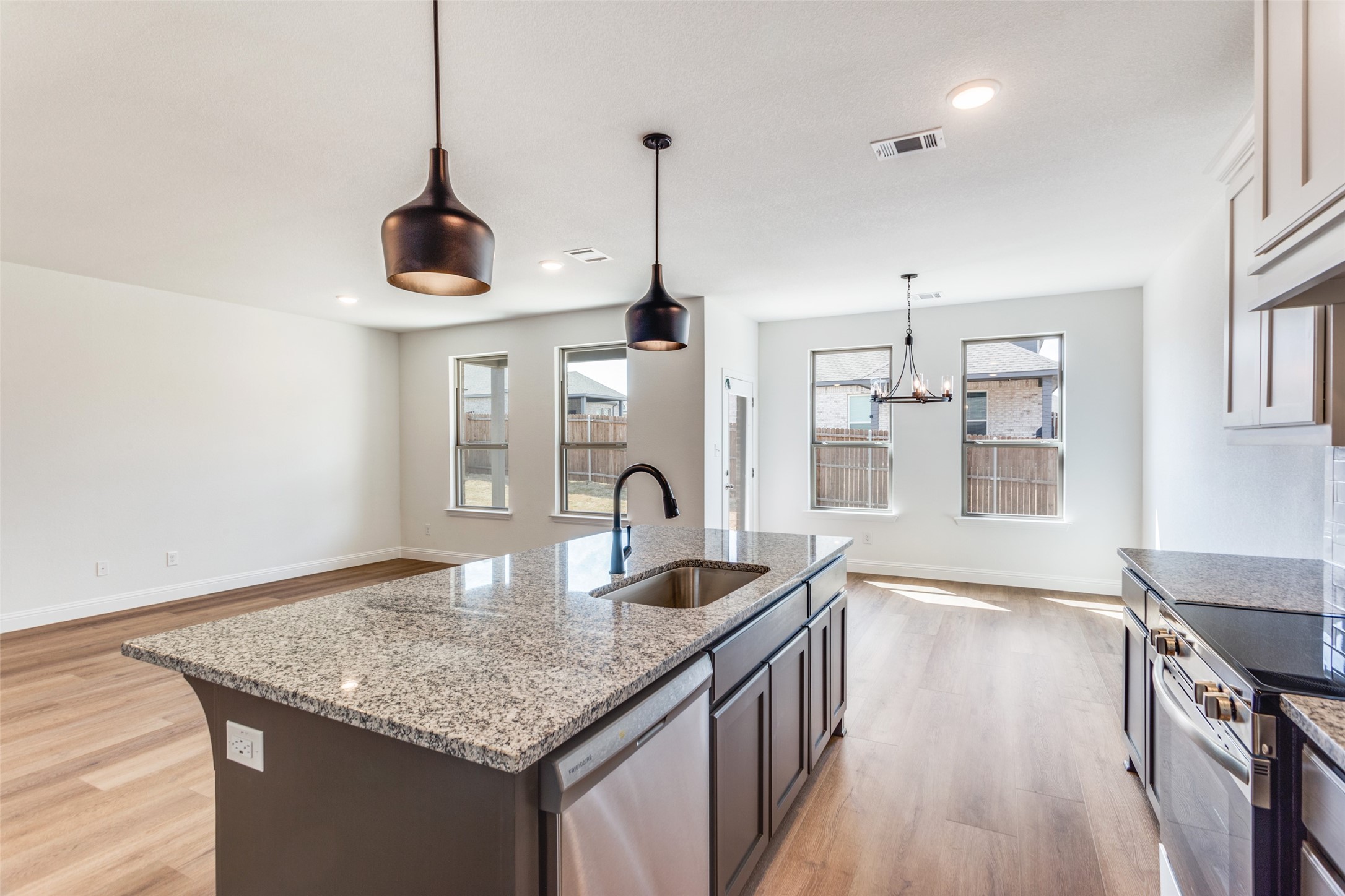 514 Hillcrest Circle