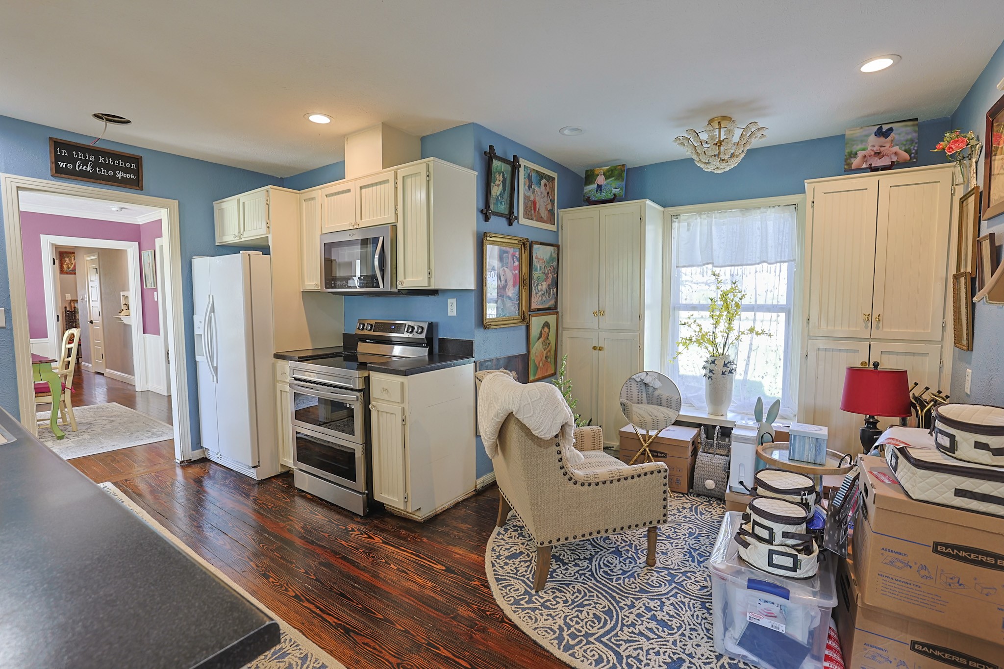 3661 S Highway 281