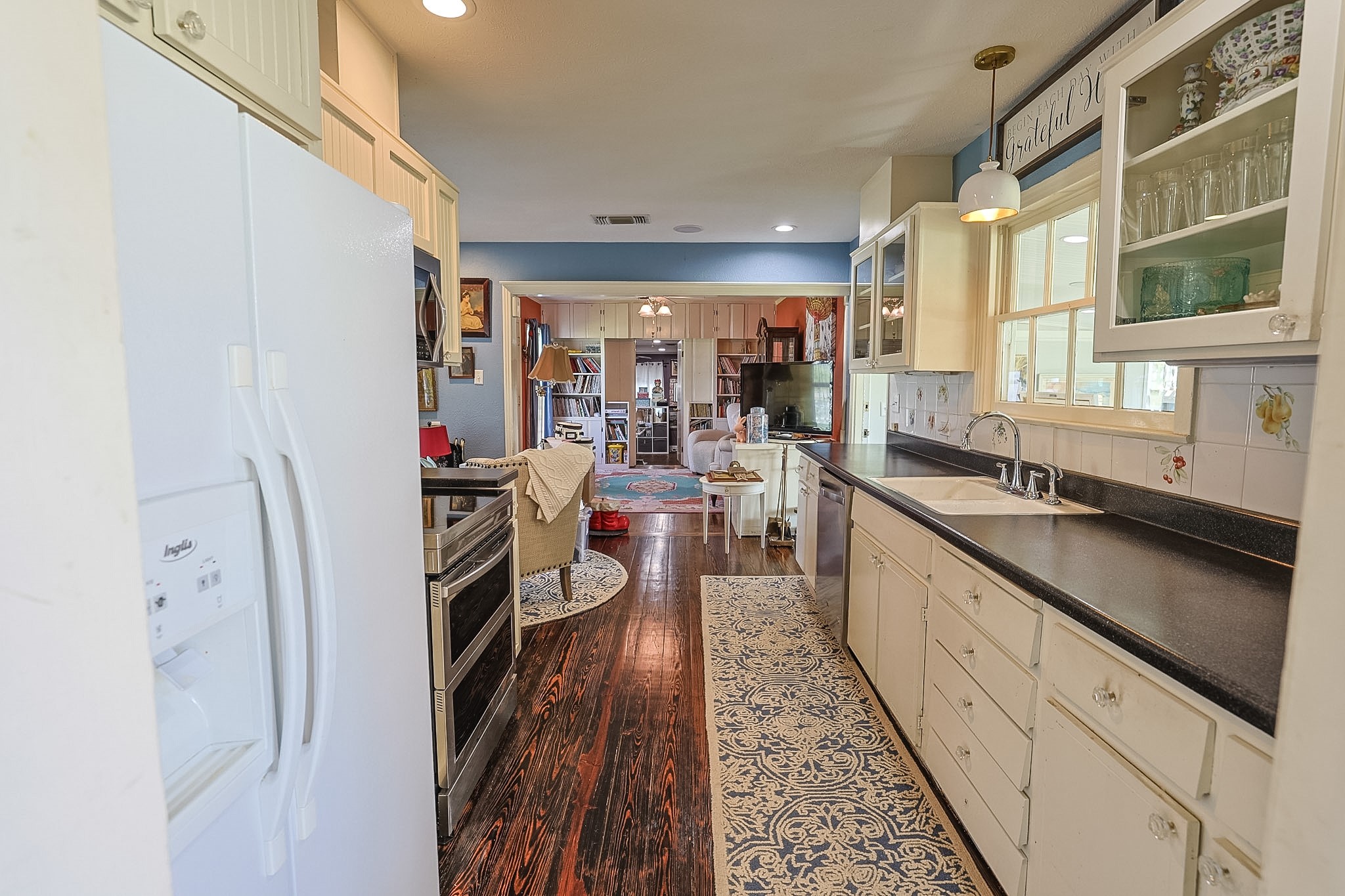 3661 S Highway 281