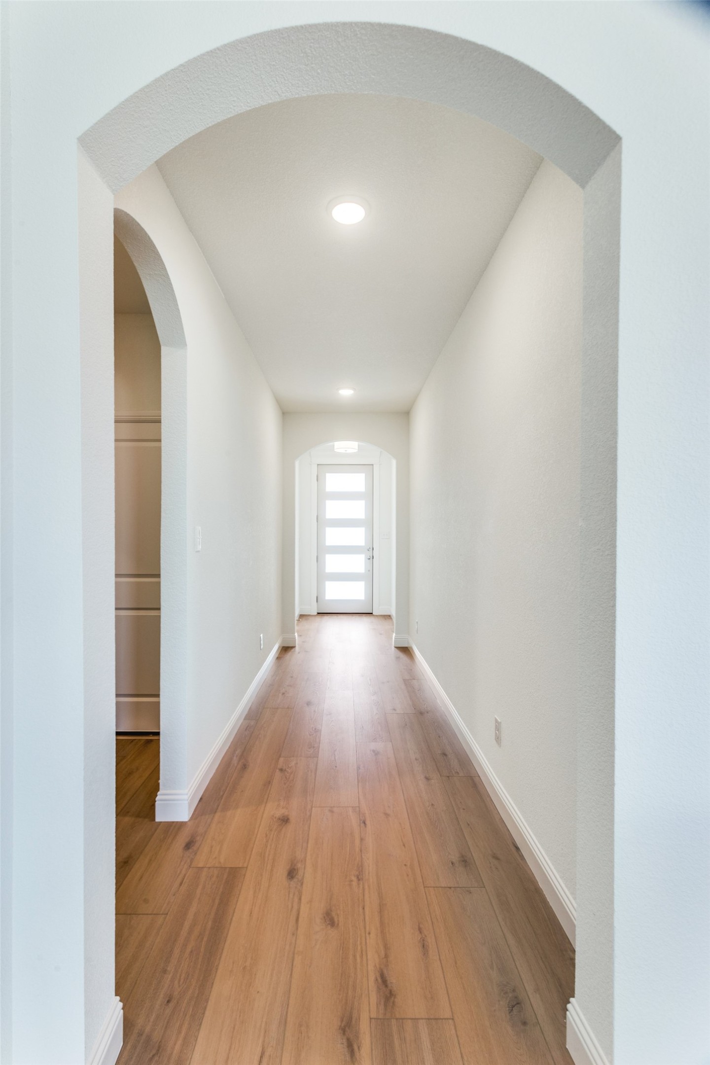 533 Hillcrest Circle