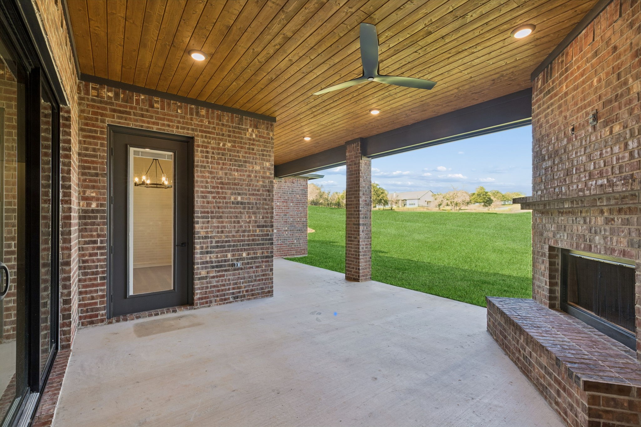 2043 Vaquero Drive