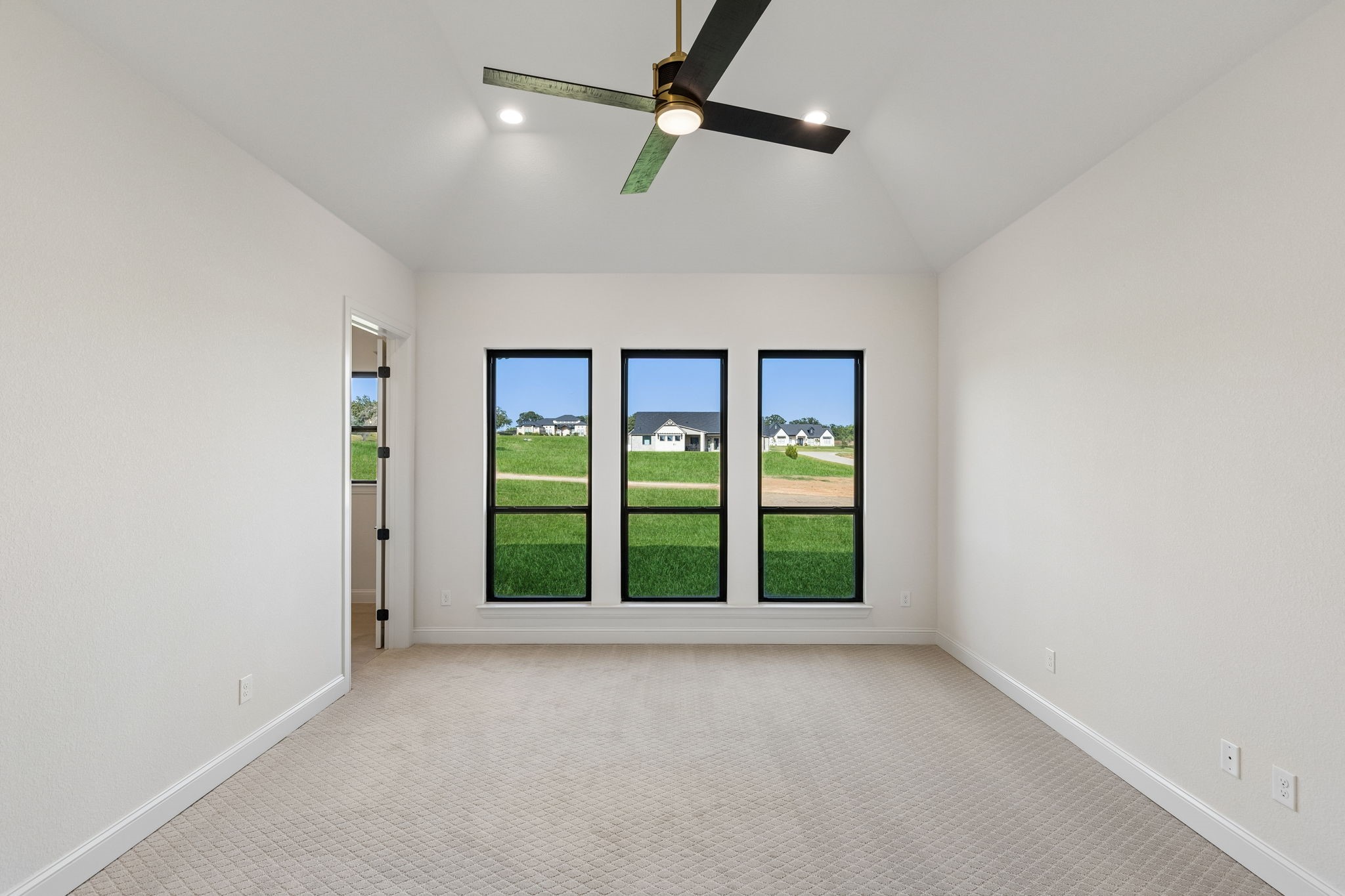 2043 Vaquero Drive