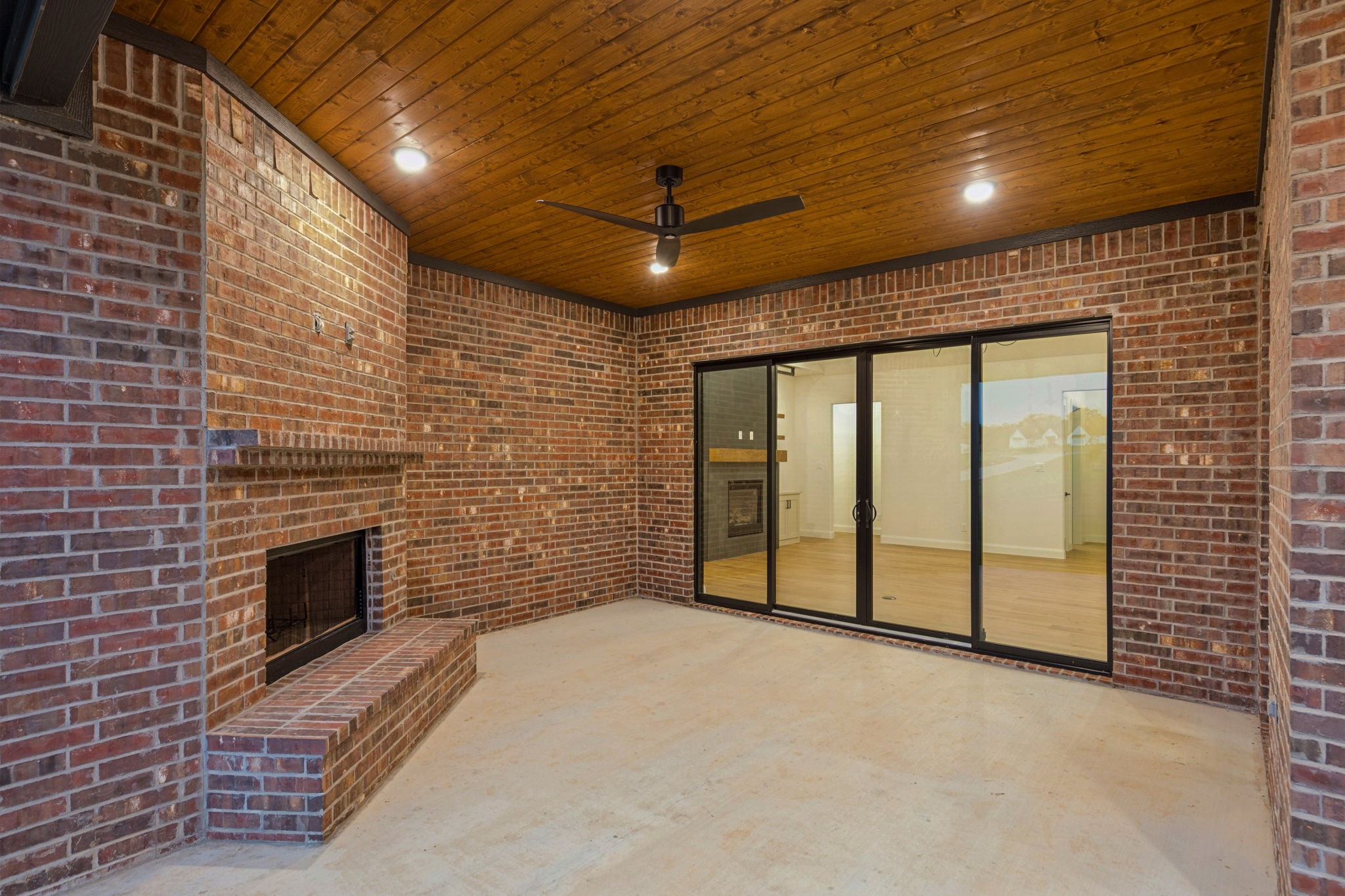2043 Vaquero Drive