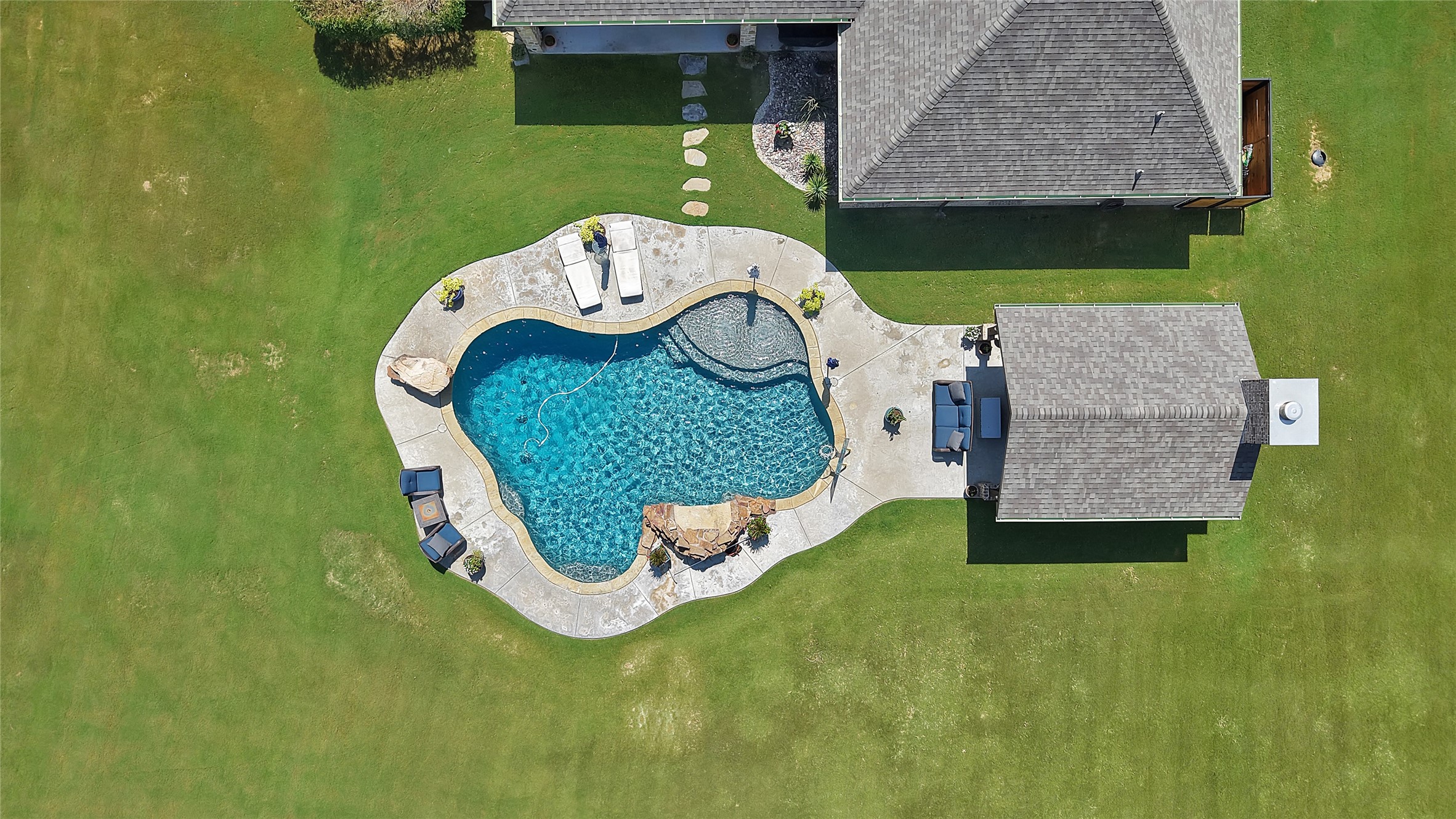 220 Pinnacle Peak Lane