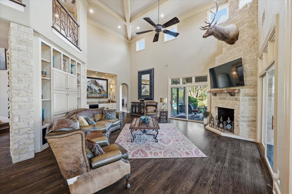 200 Falcon Ridge