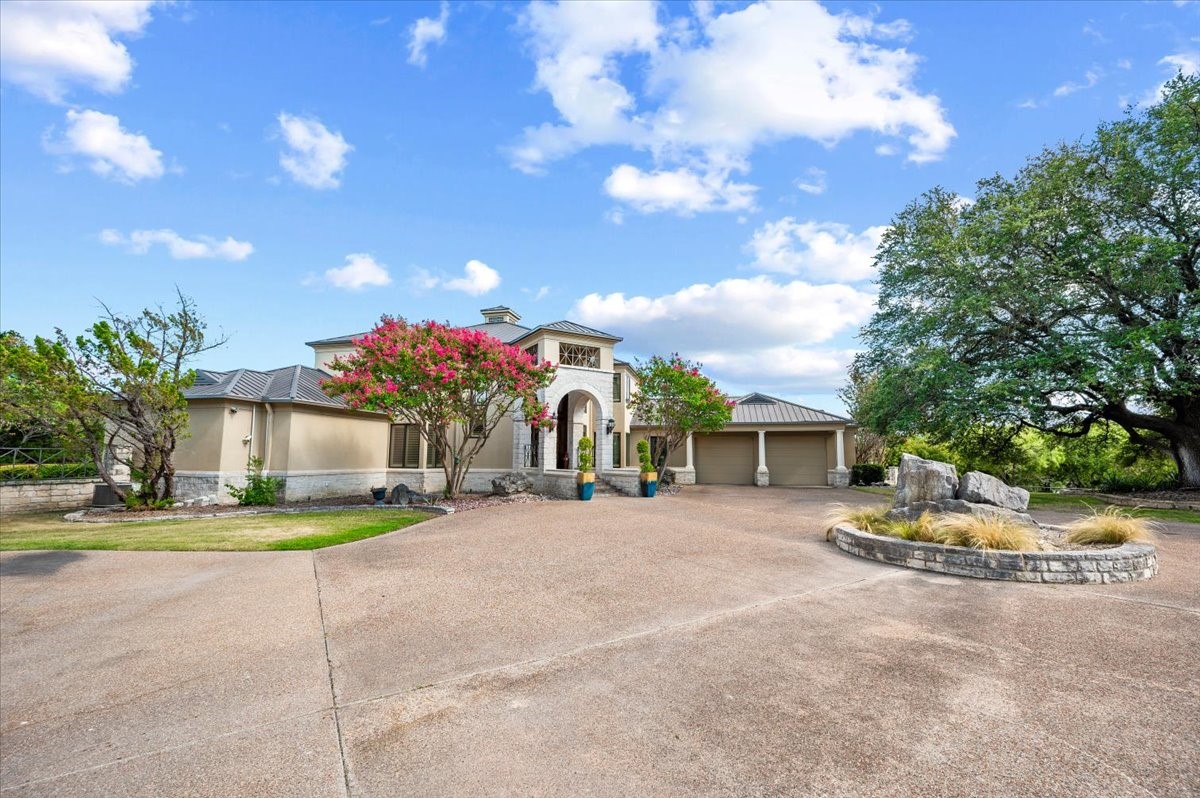 200 Falcon Ridge