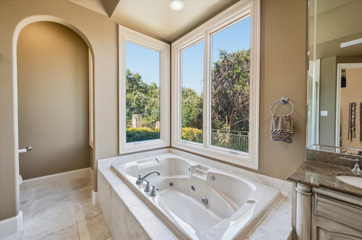 200 Falcon Ridge