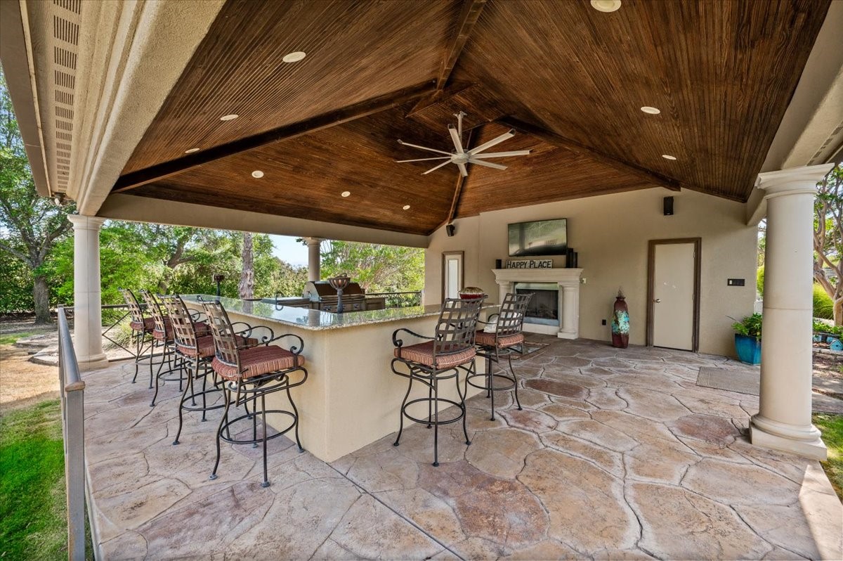 200 Falcon Ridge