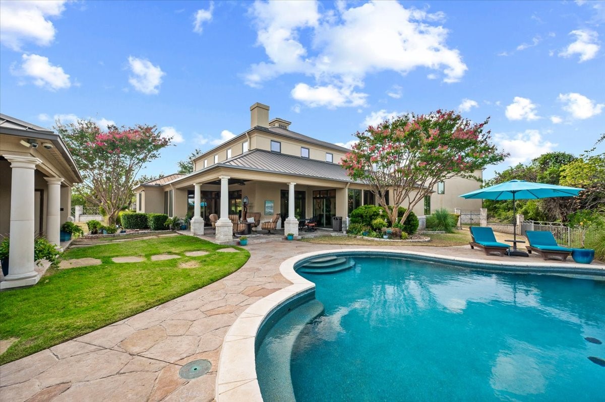 200 Falcon Ridge