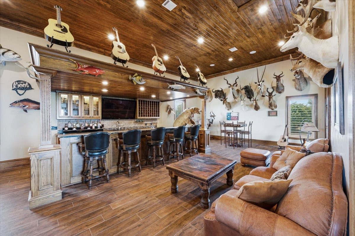 200 Falcon Ridge