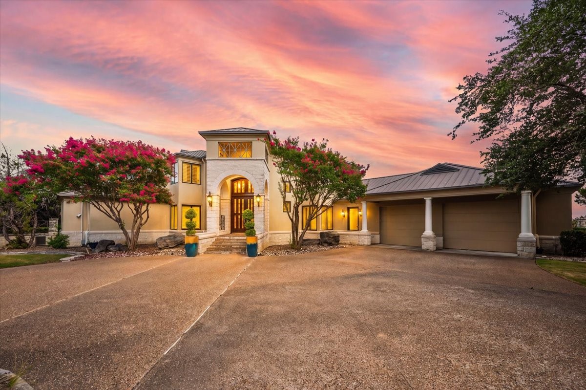 200 Falcon Ridge
