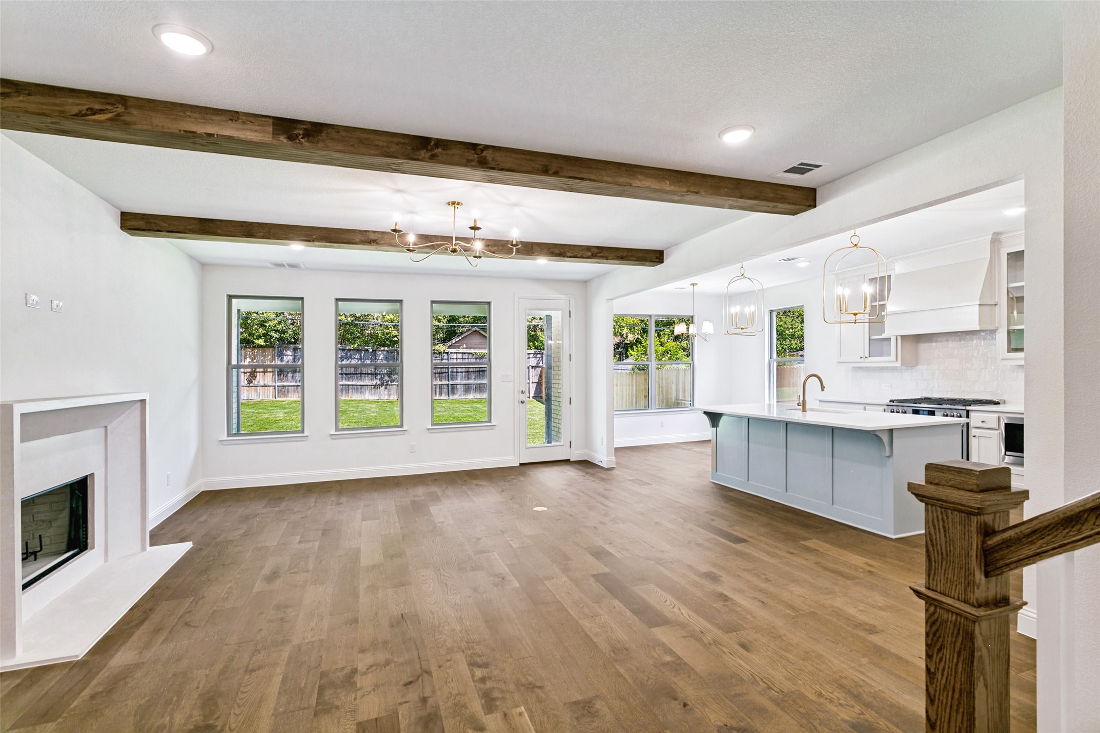 1609 Belle Place